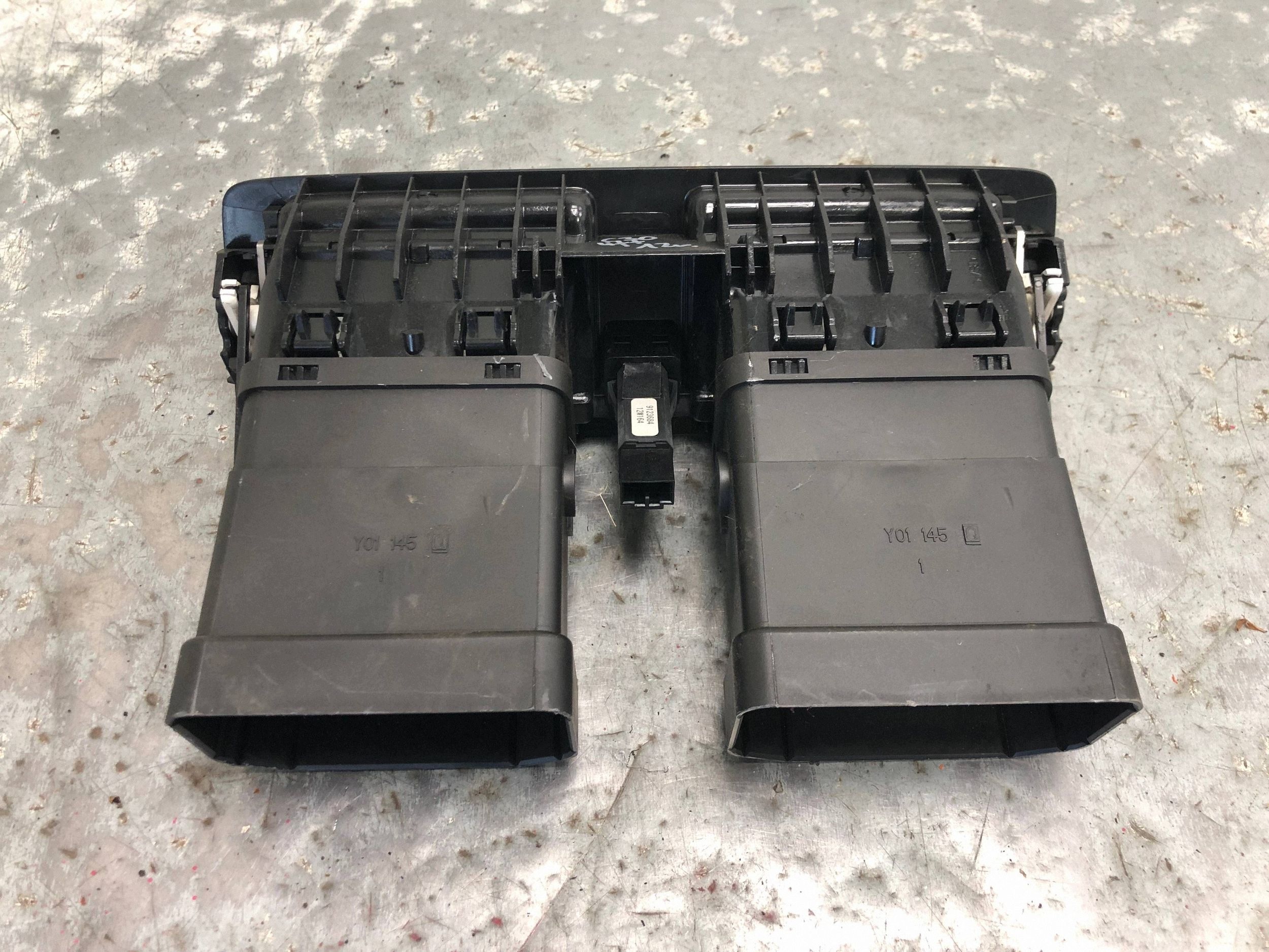 grid air conditioning devices central VOLVO C30 LIFT 9123684