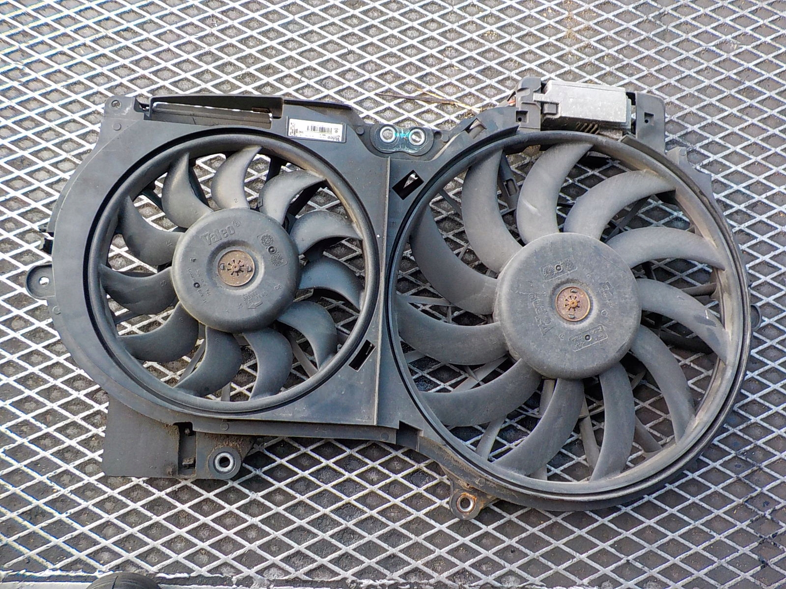 AUDI A6 C6 2.0 TDI ORG fan module radiator 4F0121003Q