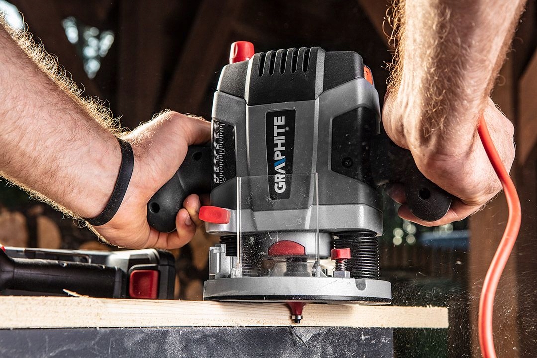 FREZARKA GÓRNOWRZECIONOWA 1300W GRAPHITE 59G717 Maksymalna moc 1300 W