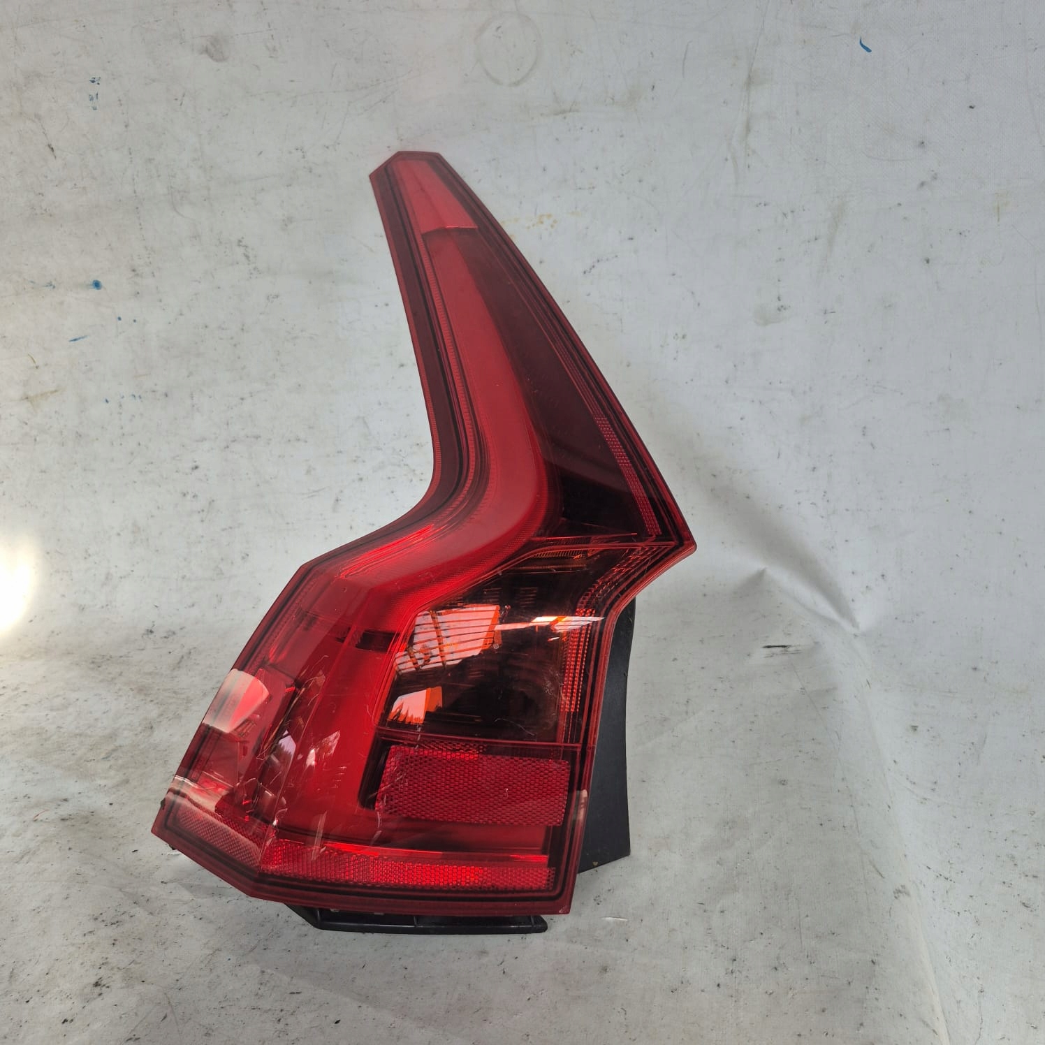 VOLVO V90 16- light left rear part rear LED 32228832