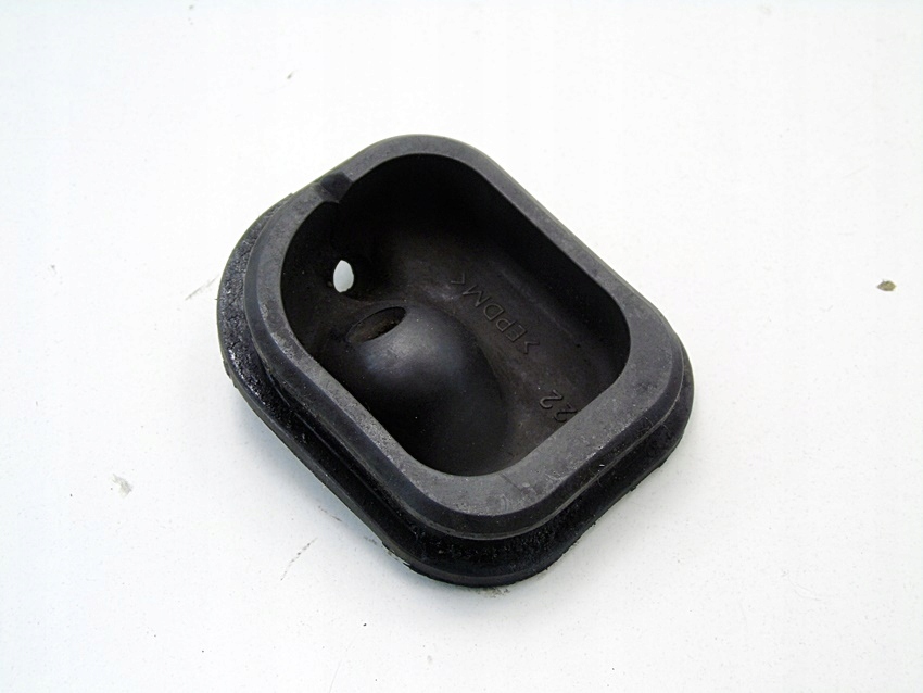 GUMA SPRZĘGŁA 1.8 2.0 16V MONDEO MK3 V50 S40 II C30 FOCUS II 94ZT-7K632-AA Numer katalogowy części 94ZT-7K632-AA