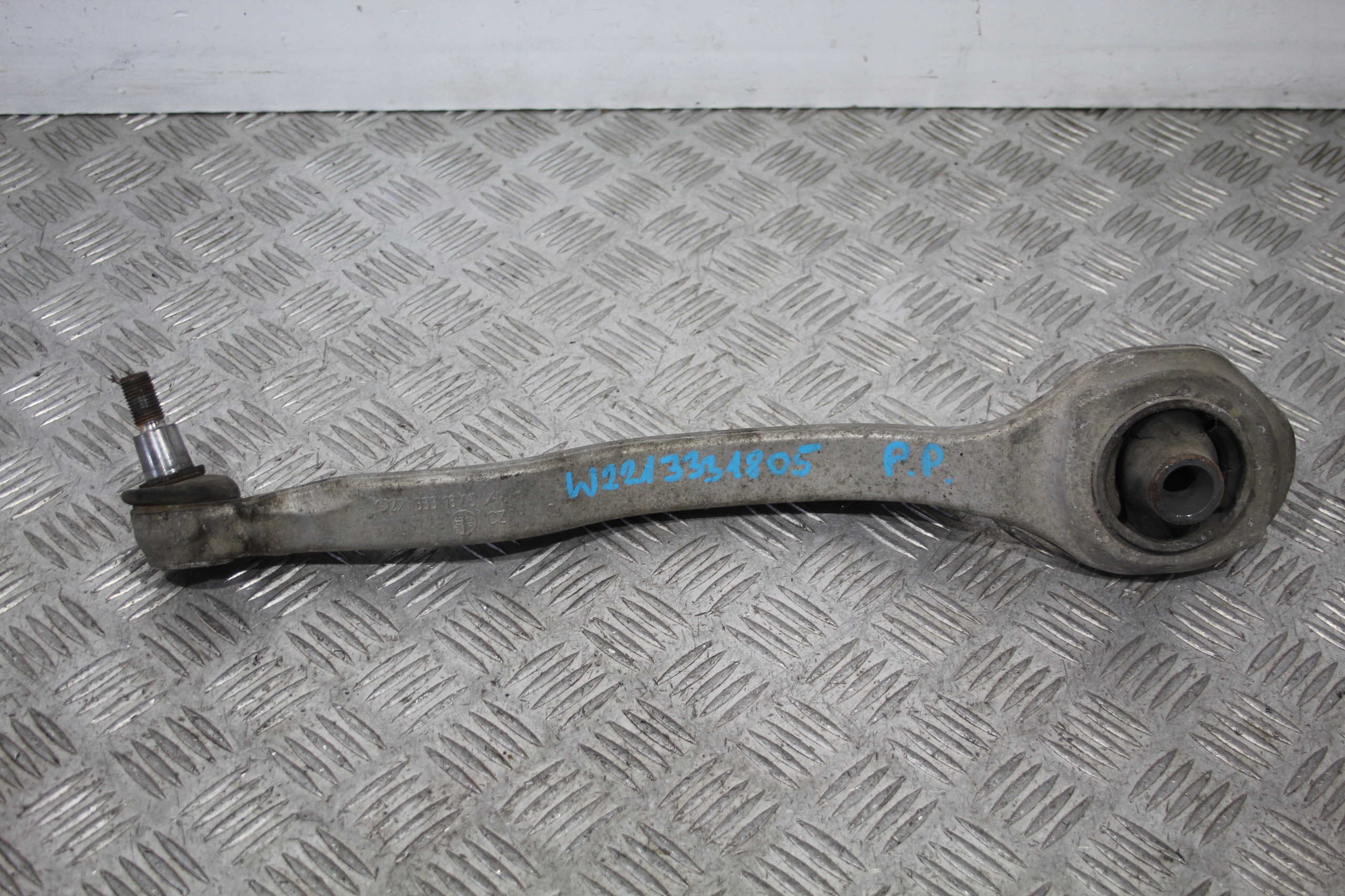 arm right front S-KLASA W221 A2213331805