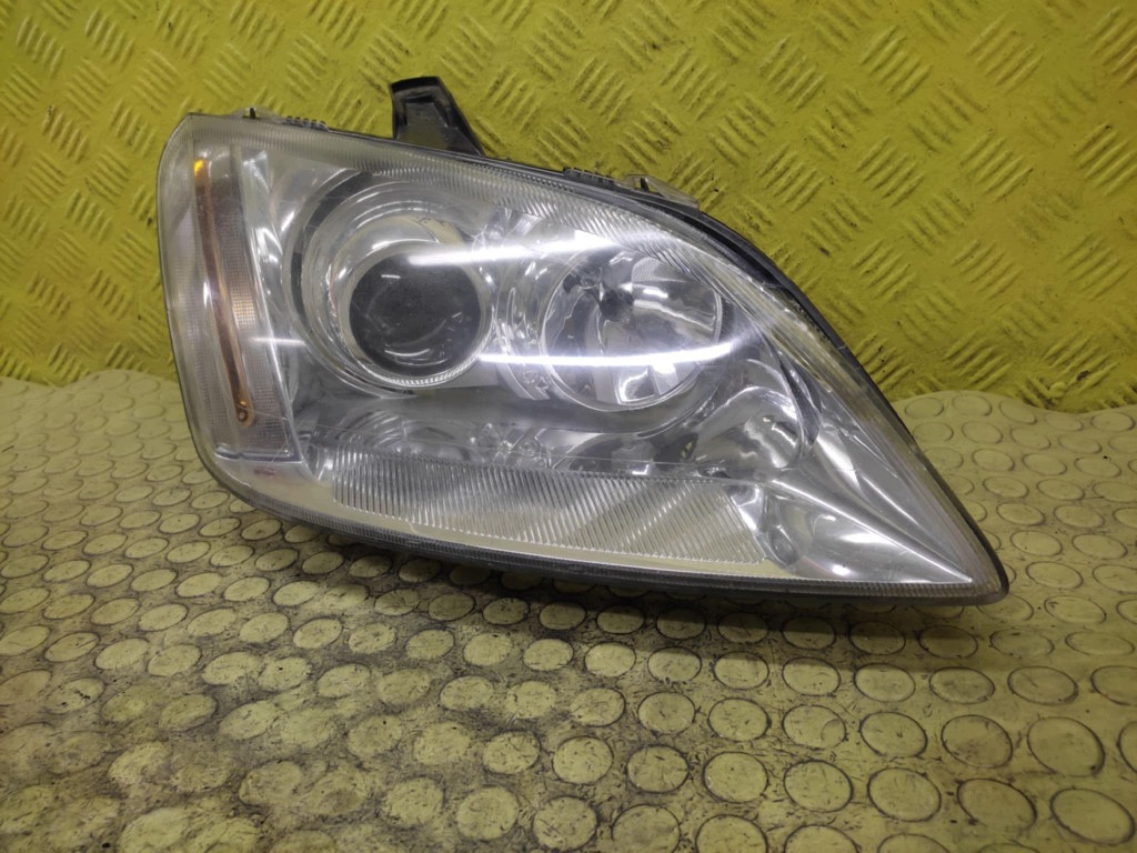 FORD FOCUS MK2 REFLEKTOR light right front