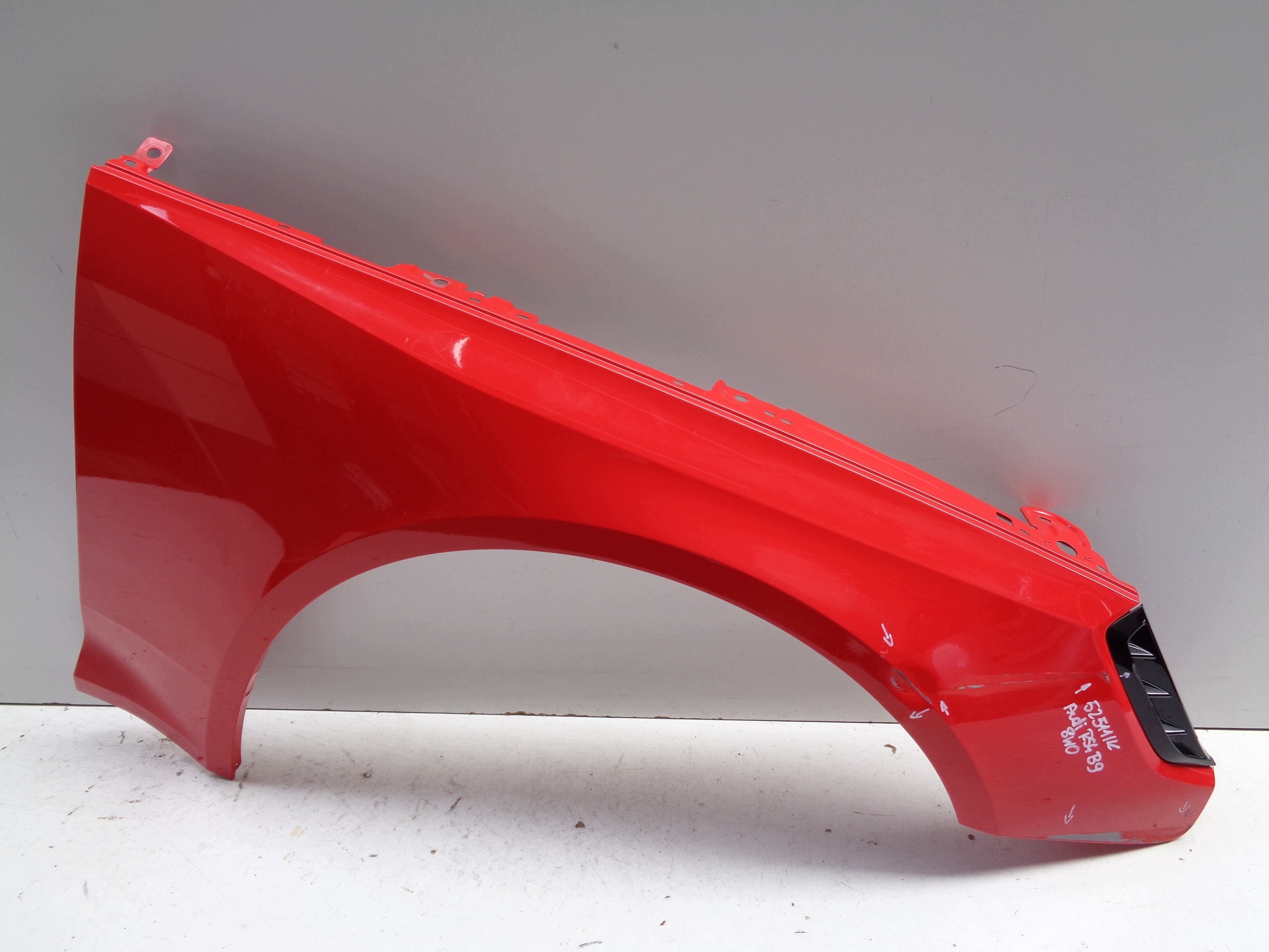 fender right front AUDI RS4 B9 8W 8W0 NR 52511