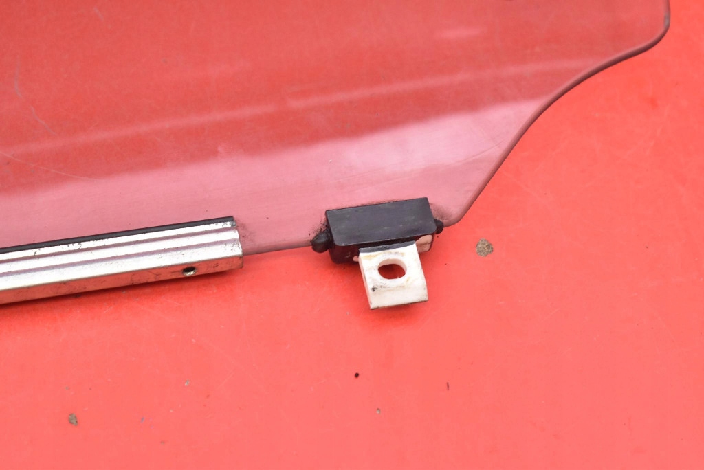 window side left front front TOYOTA AVENSIS T27 09-11