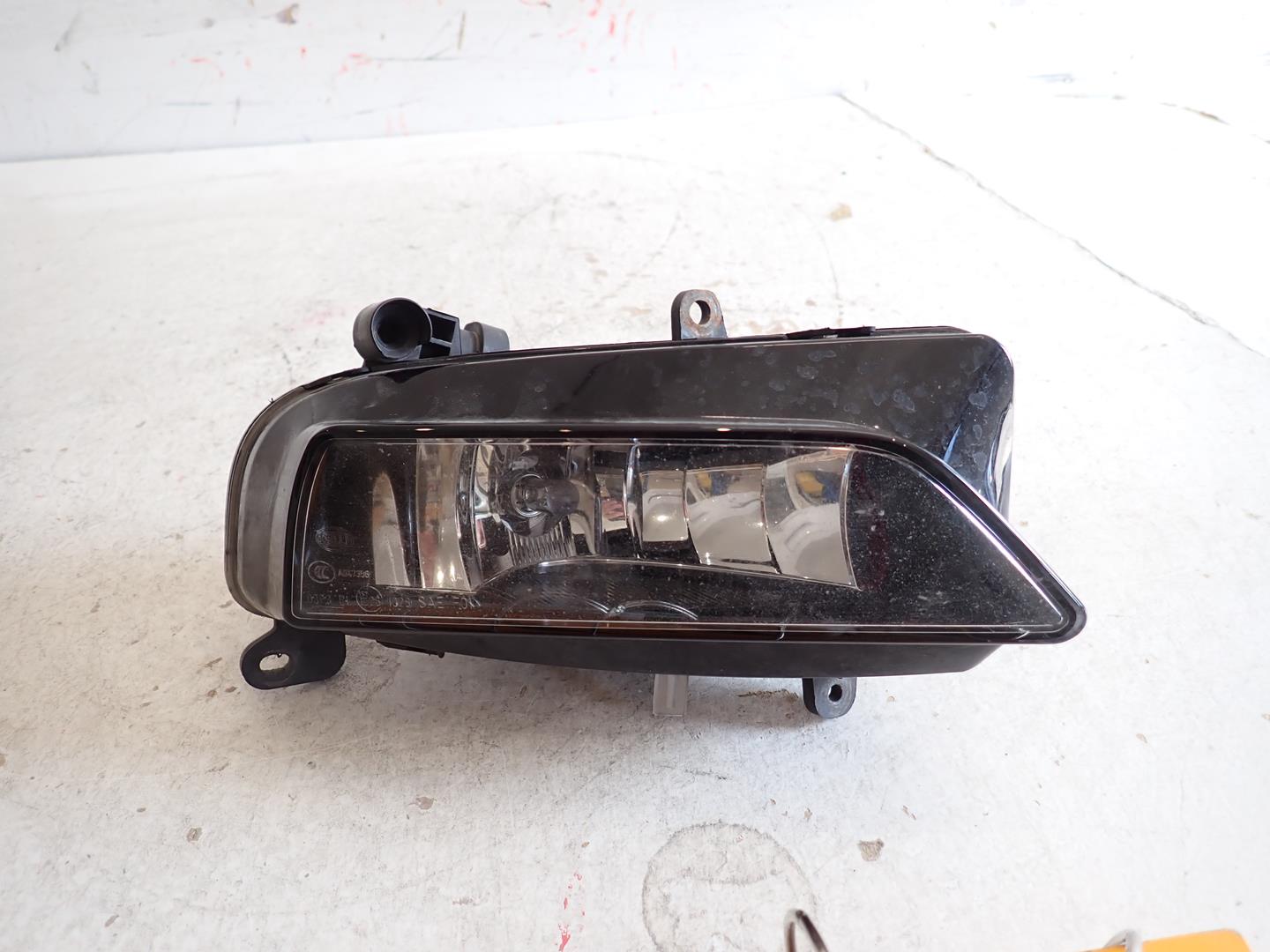 Nebelscheinwerfer rechts AUDI A5 LIFT 2012- 8T0941700G