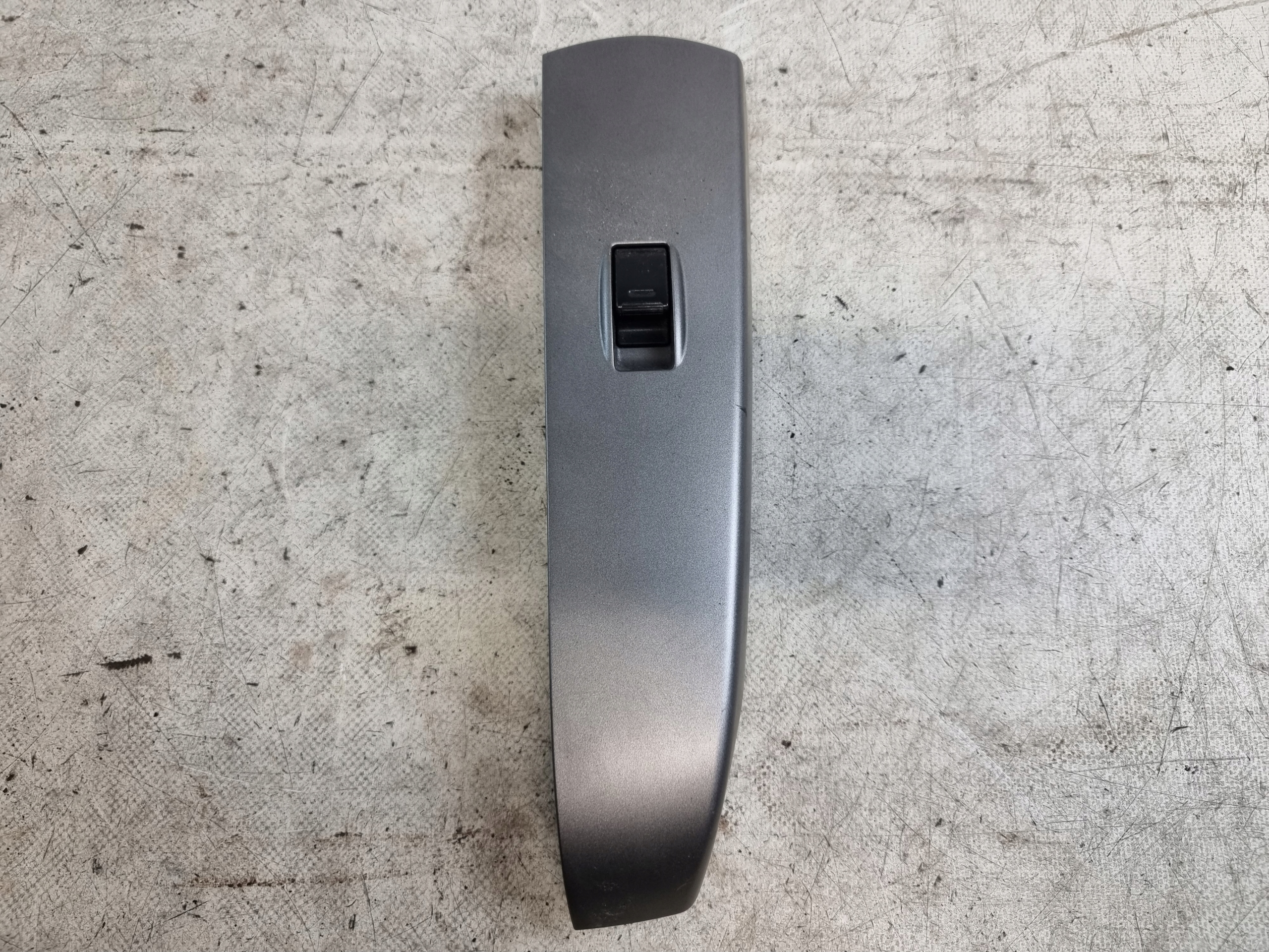 switch PANEL button windows right front 7423147080 TOYOTA PRIUS II 08r