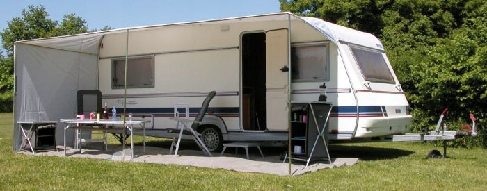 Daszek przeciwsłoneczny do przyczep 1100 EuroTrail