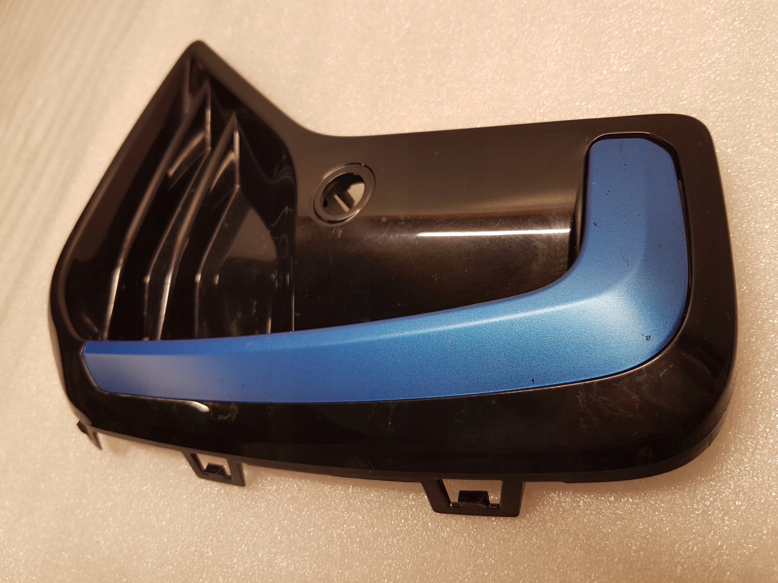 grid of a bumper left front BMW iX3 G08 LCI 5A16573