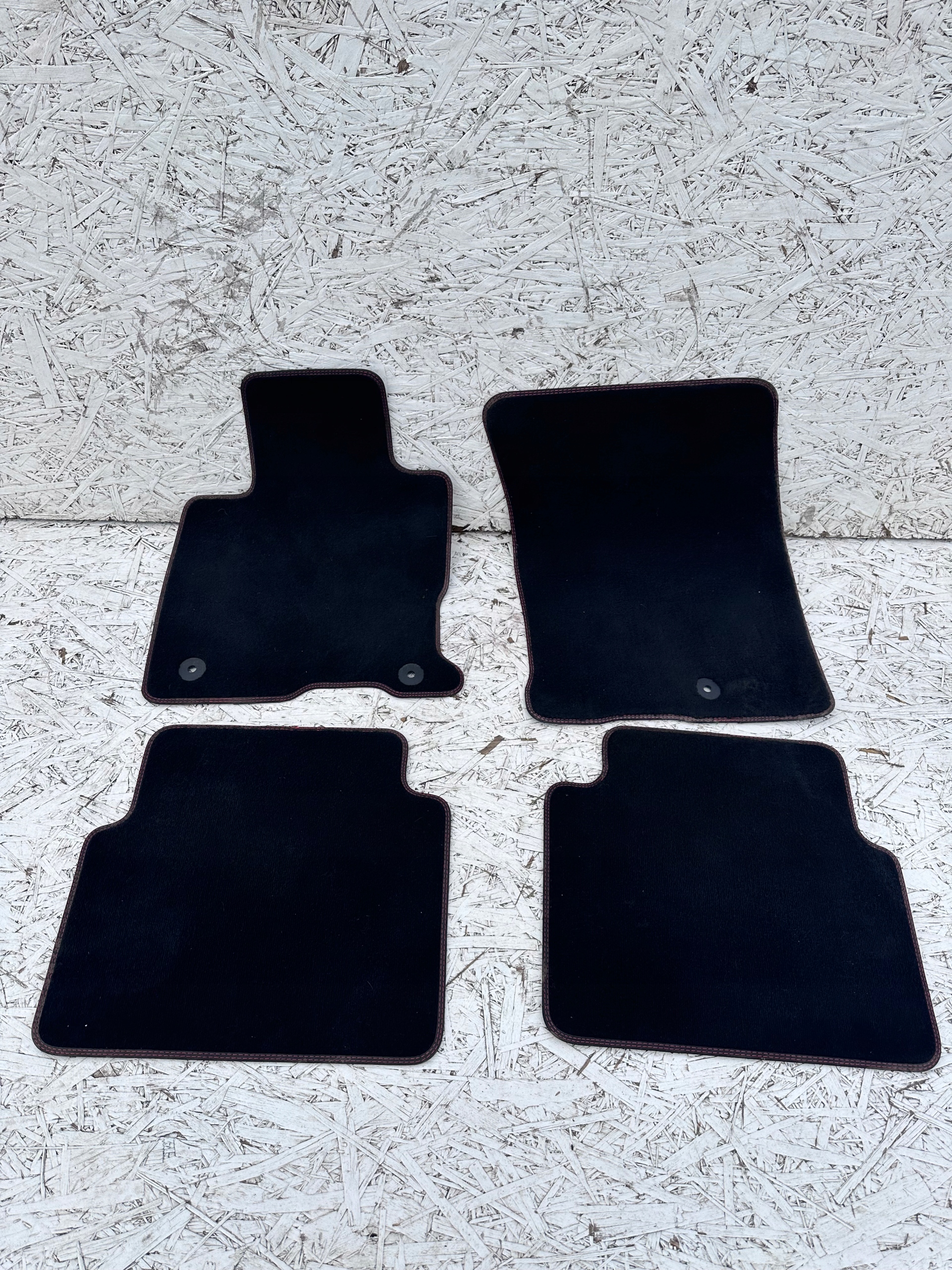 KUGA MK3 ST DYWANIKI WYCIERACZKI WELUROWE LV4B-S13088-EA