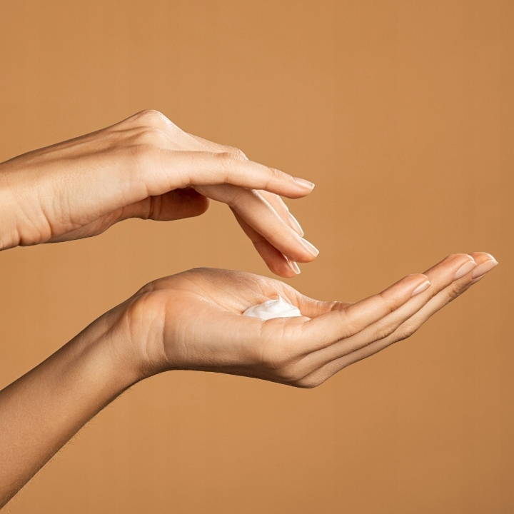 TURBOPRZYSPIESZACZ OPALANIA DO TWARZY I CIAŁA KOLASTYNA 150ML SZYBKOSCHNĄCY Faktor (SPF) 0