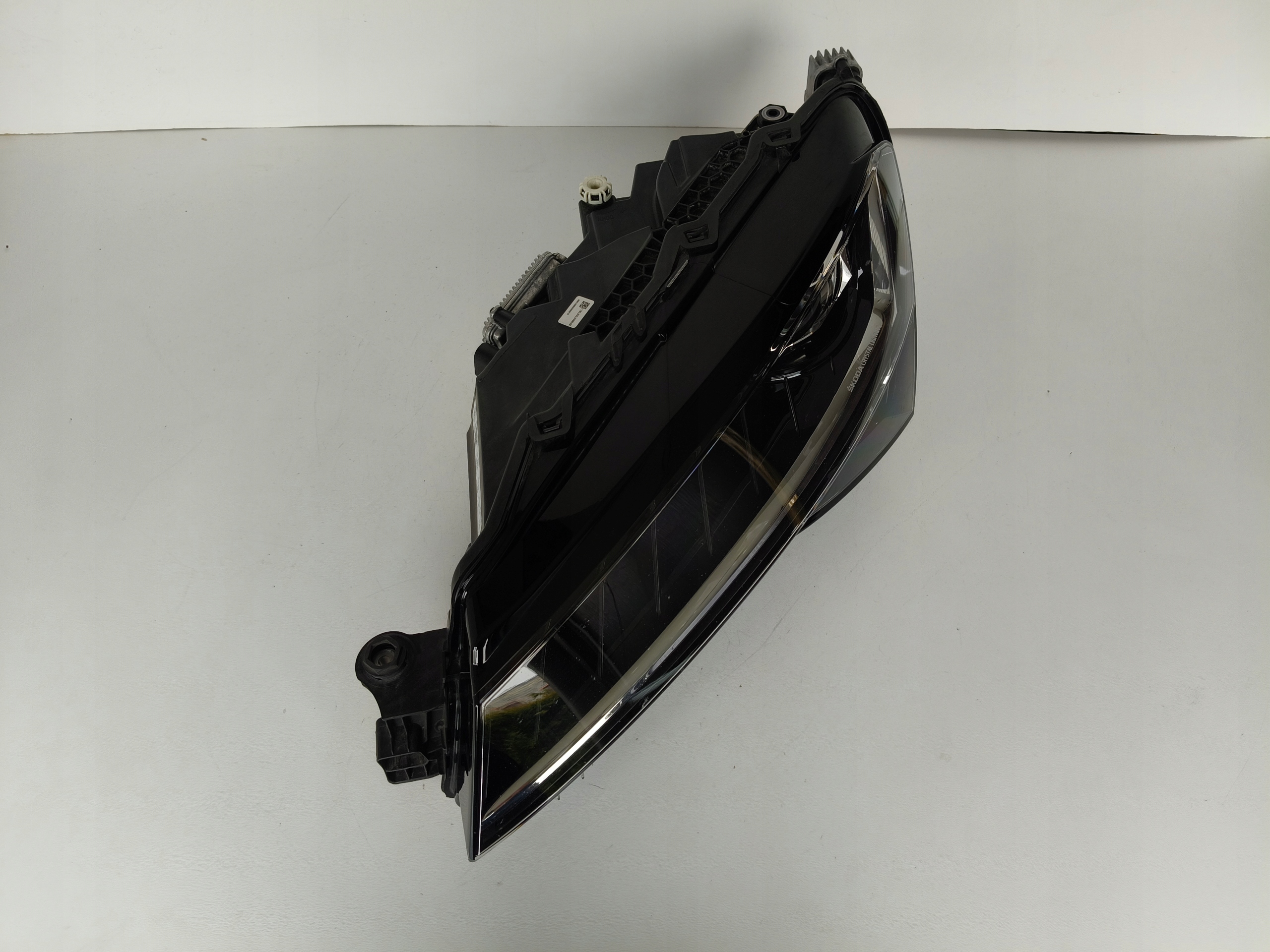light left REFLEKTOR SKODA SUPERB III 3 3V 3V0 19- LIFT FULL LED