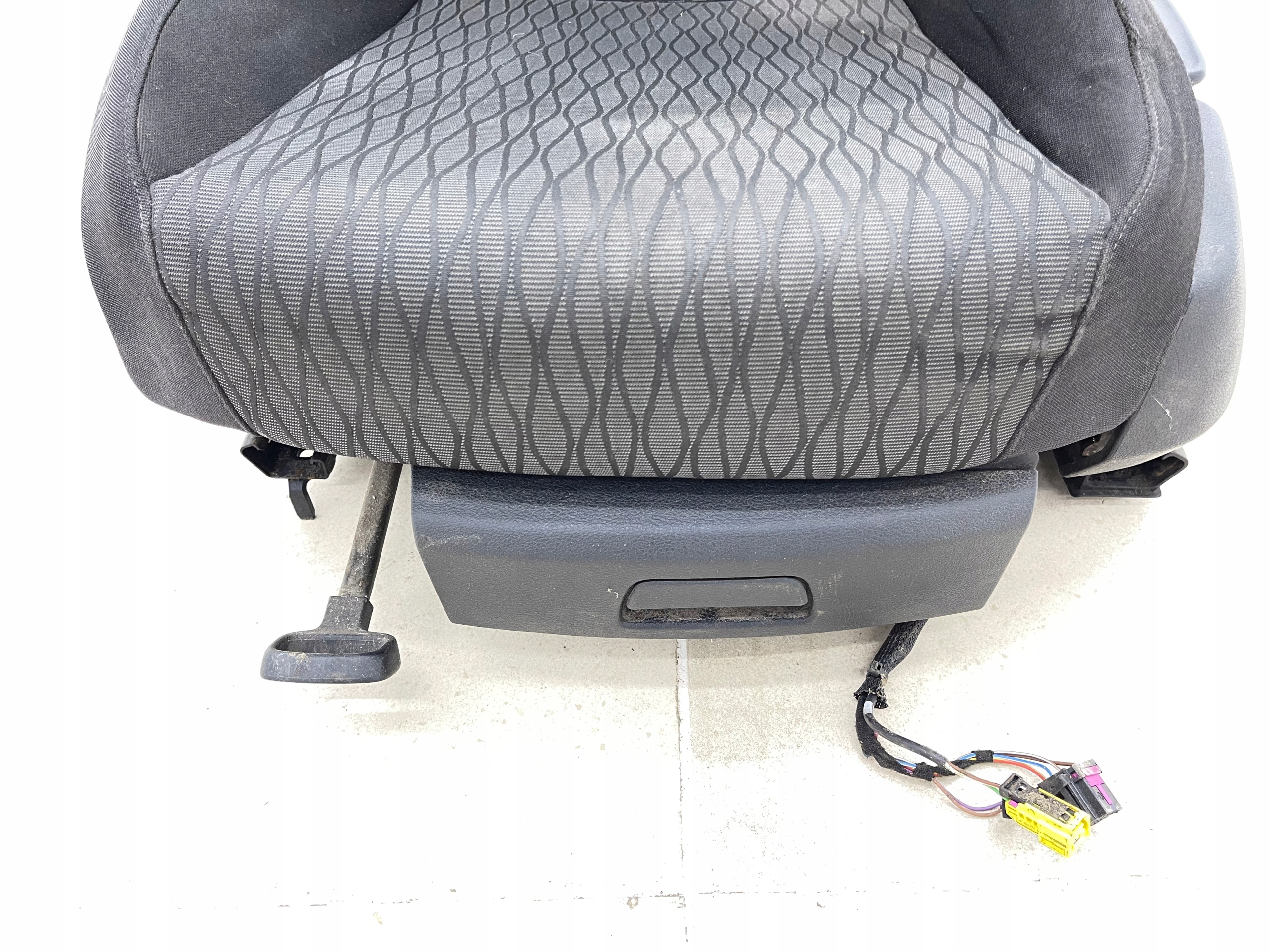 seat left front front driver´s SEAT LEON III 5F 5D HB MATERIAL