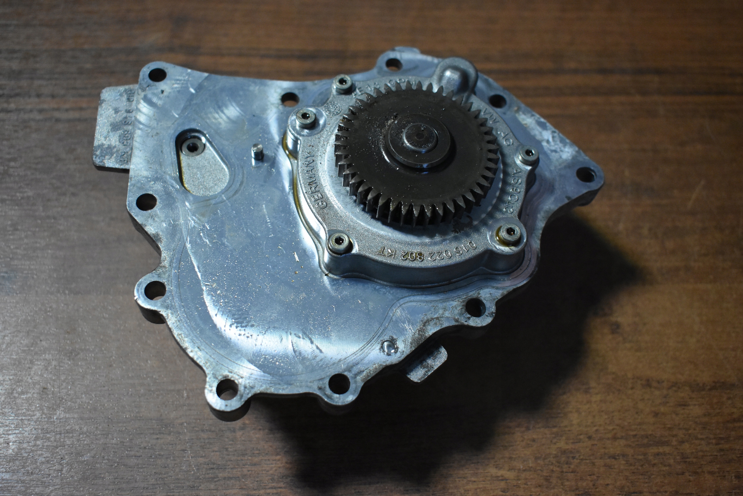 IDEALNA water pump AUDI PORSCHE 4.0 TFSI 1