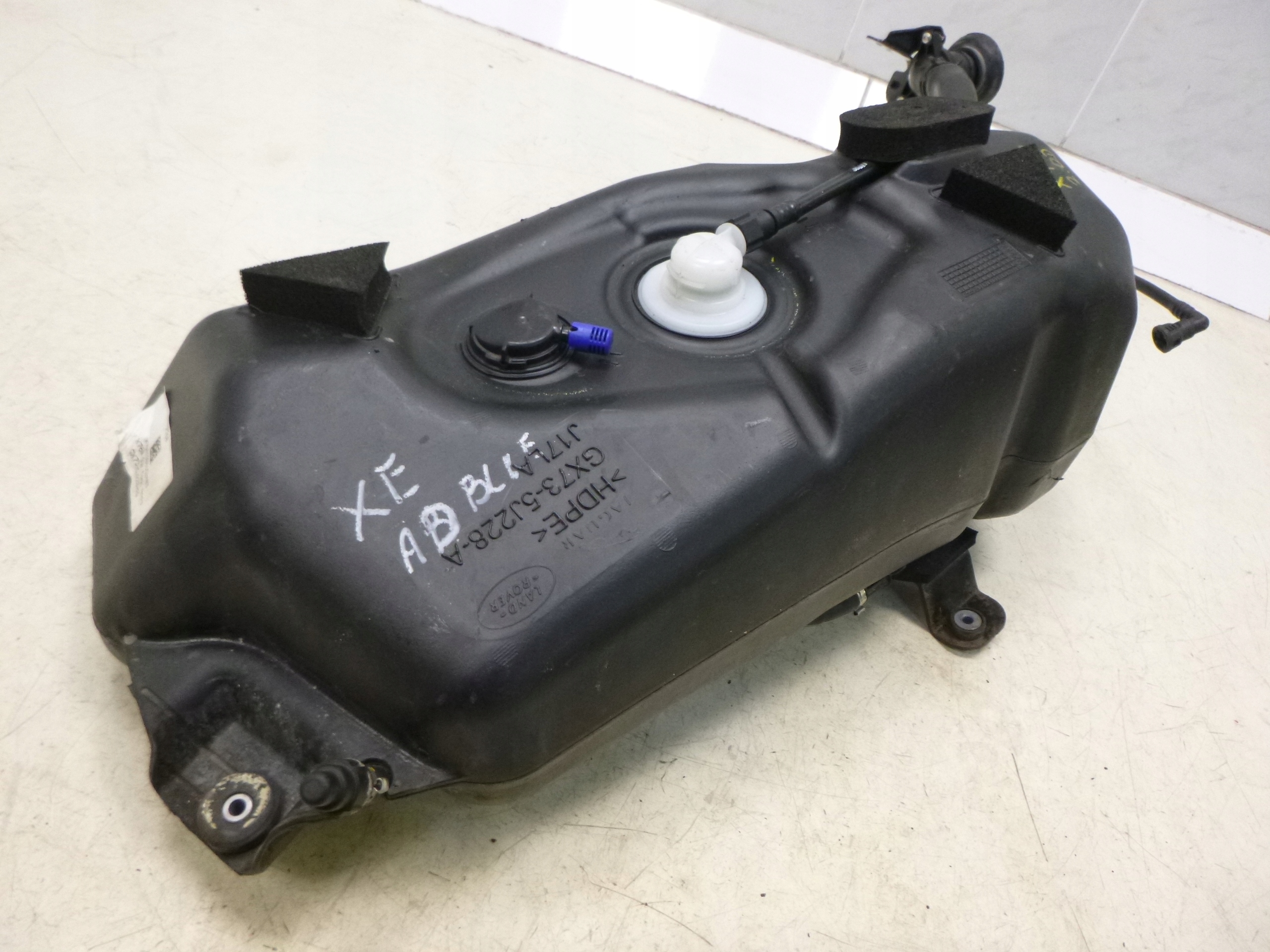 JAGUAR XE X760 2.0 DIESEL serbatoio Pompa ADBLUE
