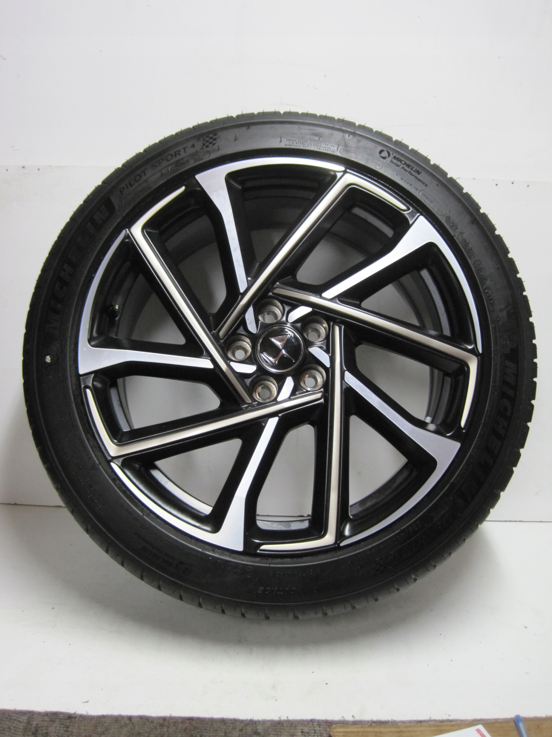 wheels discs tyres CITROEN DS9 R19 6MM