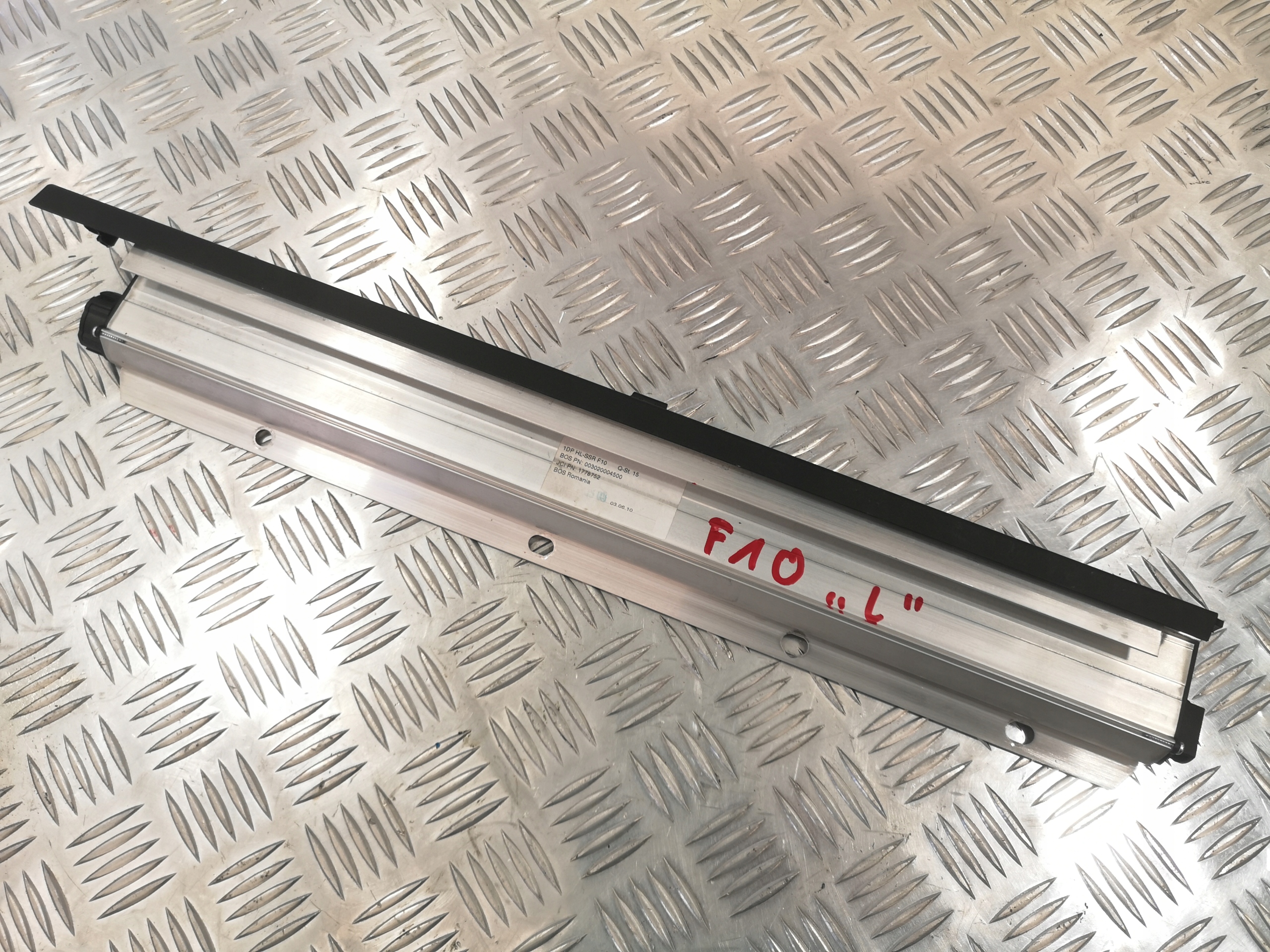 Солнцезащитная шторка двери зд л BMW F10