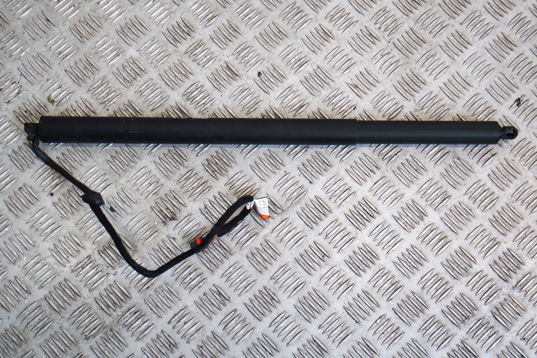 ТЕЛЕСКОПІЧНИЙ ПРИВІД ЗАСЛІНКИ LEVANTE GHIBLI 670034275