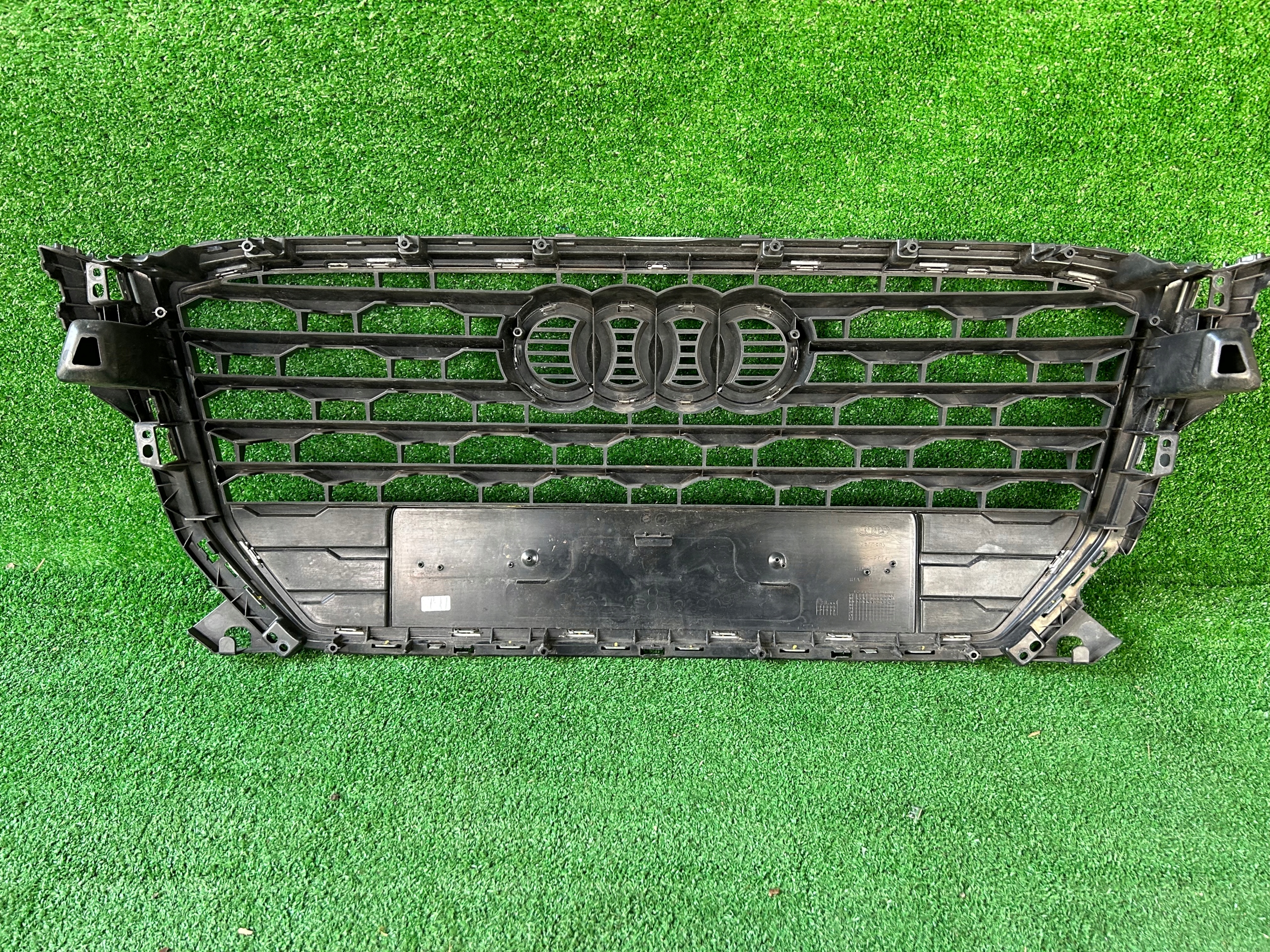 Audi Q2 81A Grille Avant Avant