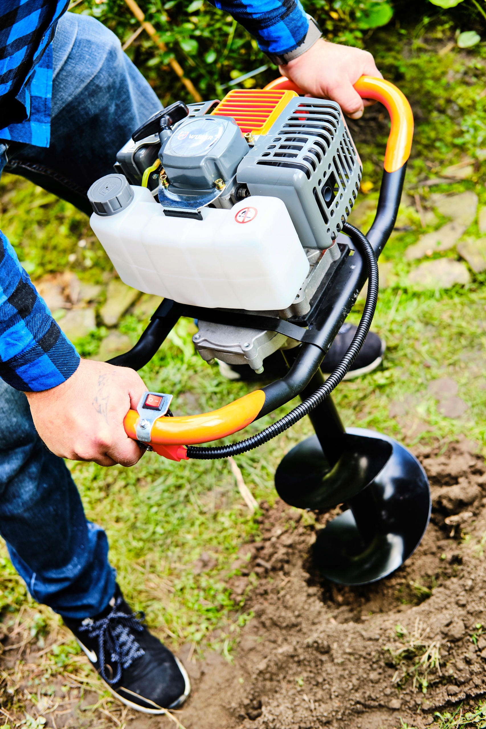 ŚWIDER DO ZIEMI WIERTNICA SPALINOWA GLEBY ZESTAW WIERTŁA 10/20/30 CM + OLEJ Moc silnika (kW) 3.8