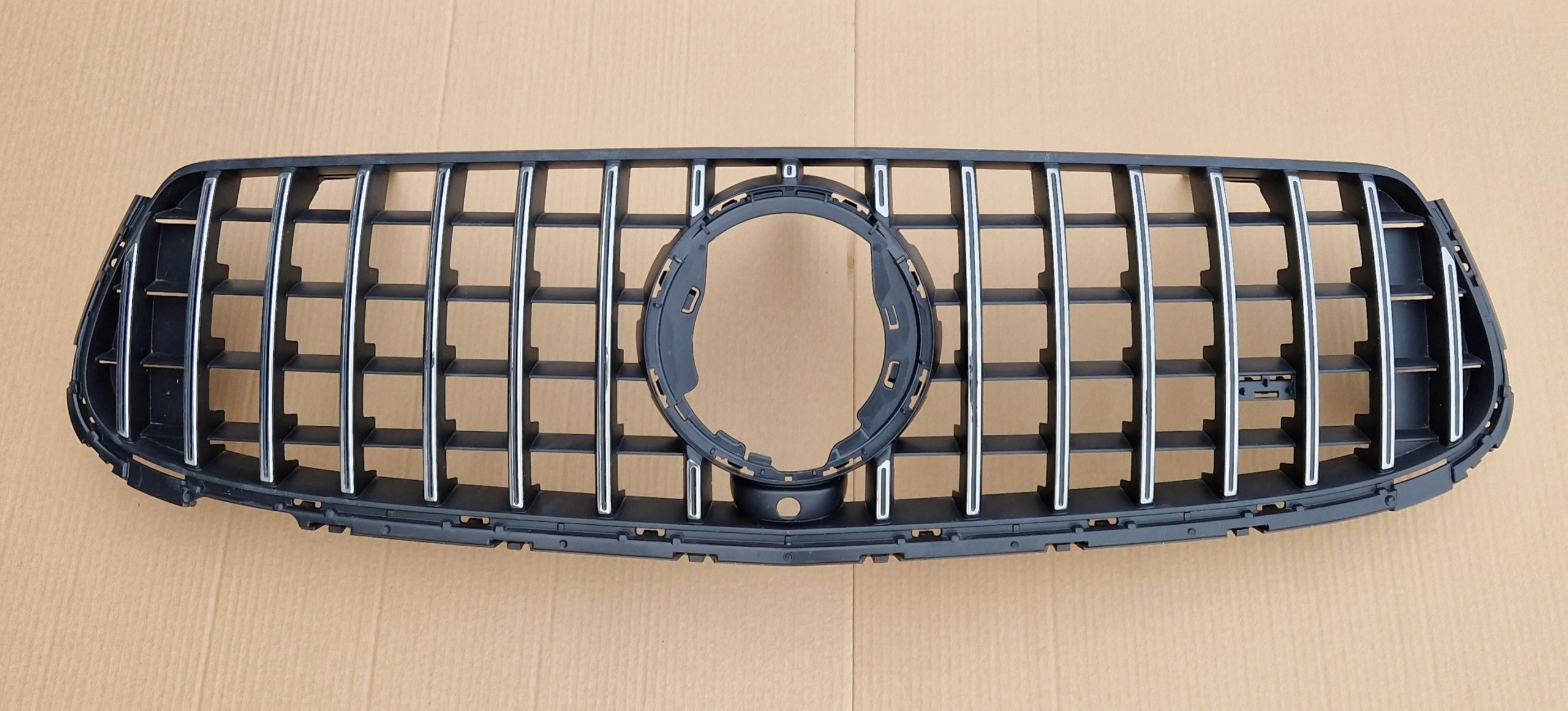 GRILL ATRAPA MERCEDES GLC AMG W253 LIFT KAMERA 20-