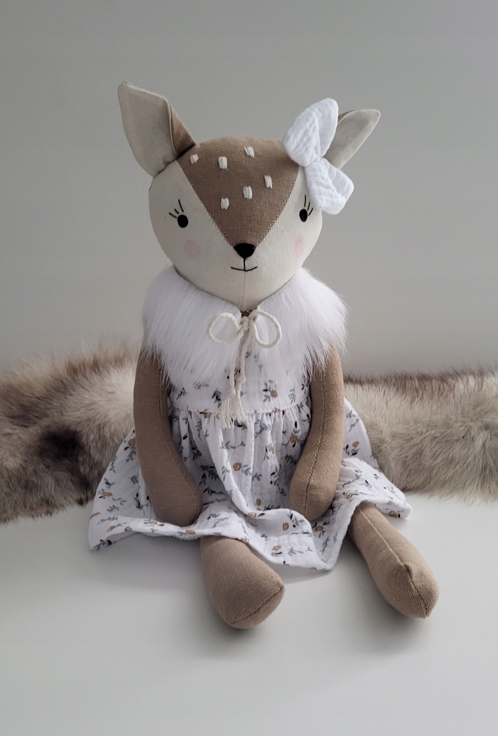 Srnka tilda ruční práce jako dárek 46cm s personalizací