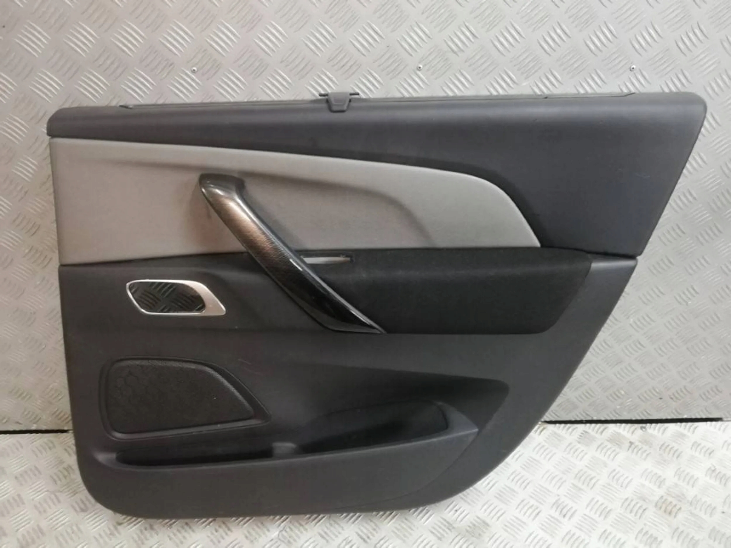 BOCZEK DRZWI PRAWY TYŁ C4 GRAND PICASSO II