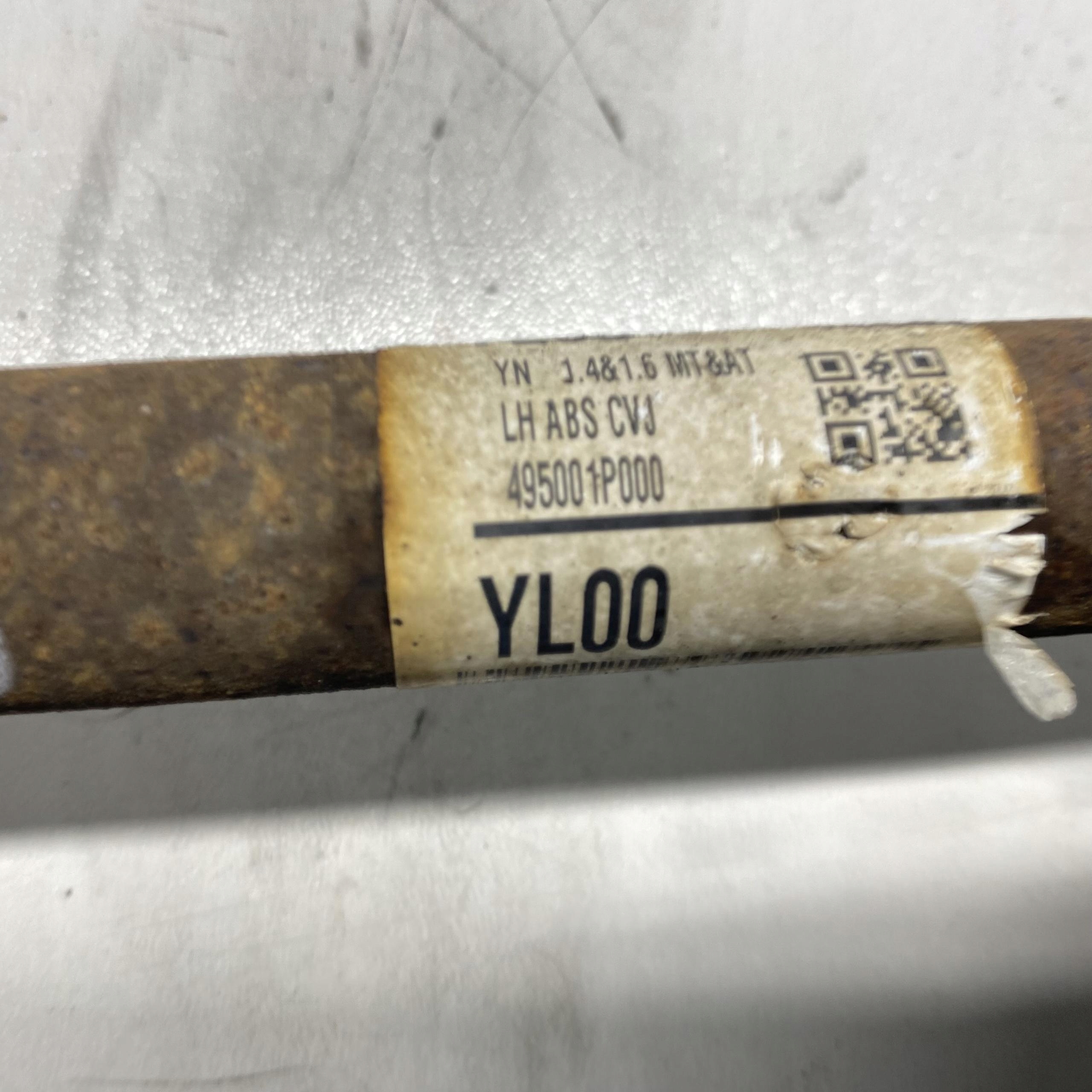 semi-axis left HYUNDAI IX20 1.4 BENZ 495001P000 09-19
