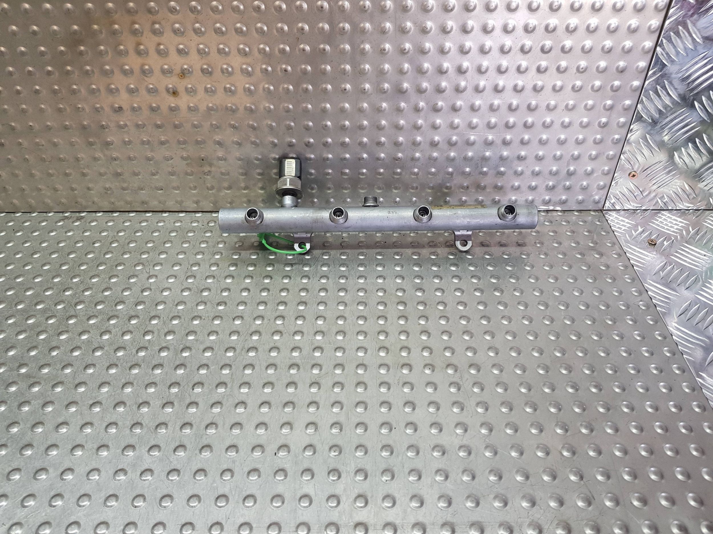kraftstoffverteiler einspritzleiste links sensor 059130089K AUDI A6 C6 2.7 3.0 TDI