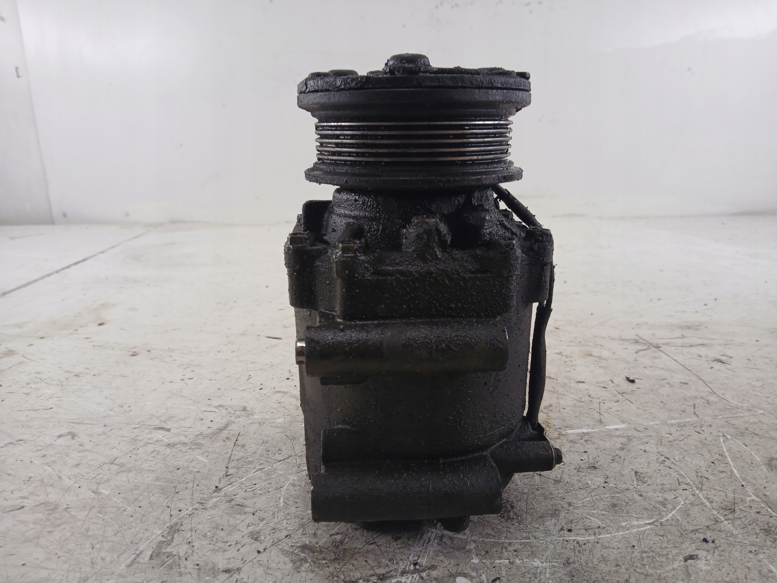 FORD MONDEO MK3 1.8 compressor; compressor of the air conditioning 1S7H19D629CD