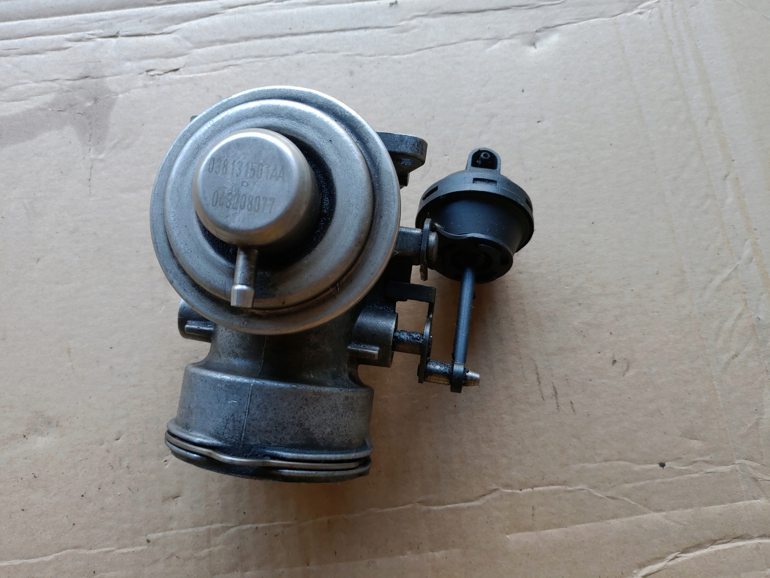 клапан EGR Audi A4 B6 1.9 tdi 038131501AA