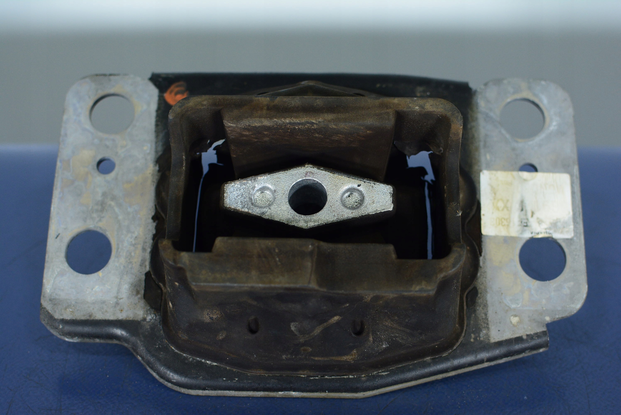 FORD MONDEO MK5 лапа Двигателя 6G91-7M121-AC