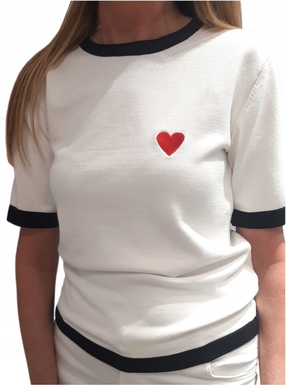 Yarn Premium Svetr Bluza Bílá Černá Srdíčko Novinka