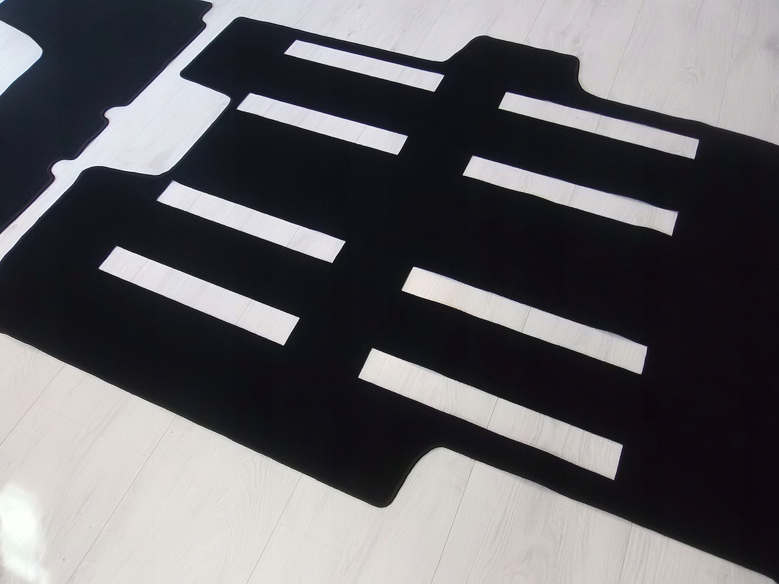 Dywaniki Welurowe OPEL VIVARO RENAULT TRAFIC 01 14 Marka Custopol