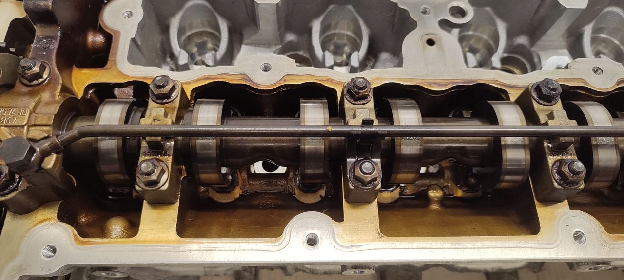 head. of the engine BMW E90 2,0i