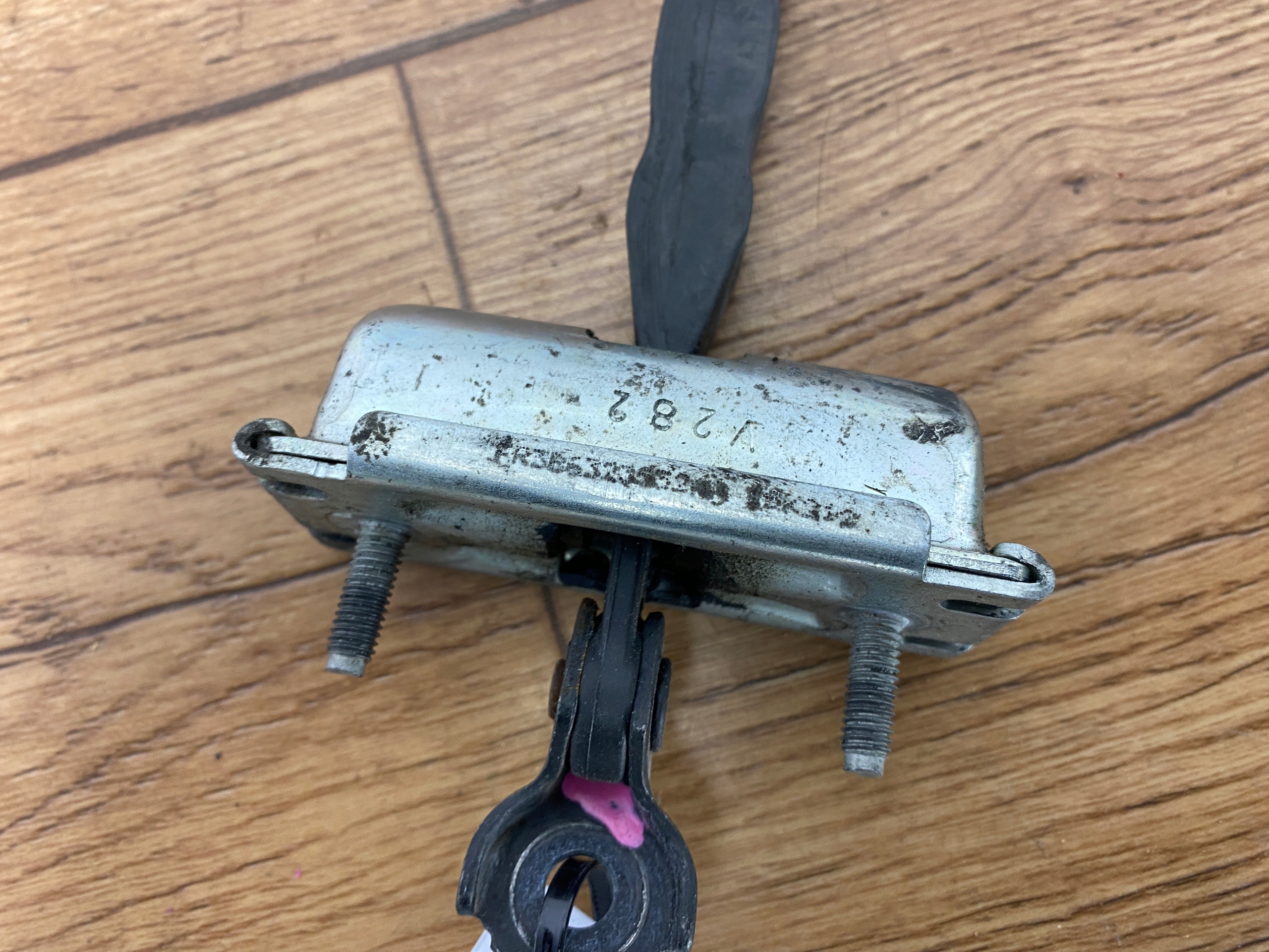limiter door left Ford Mustang VI cabrio 2015+