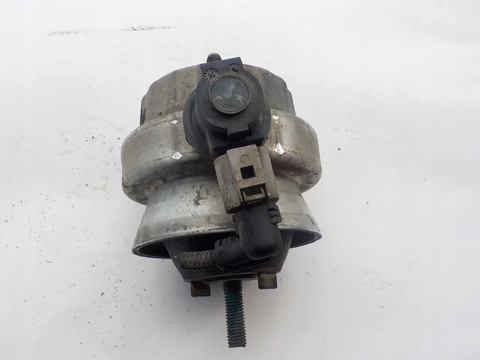 AUDI A6 C6 3.0 TDI holder engine mount 4F0199379H