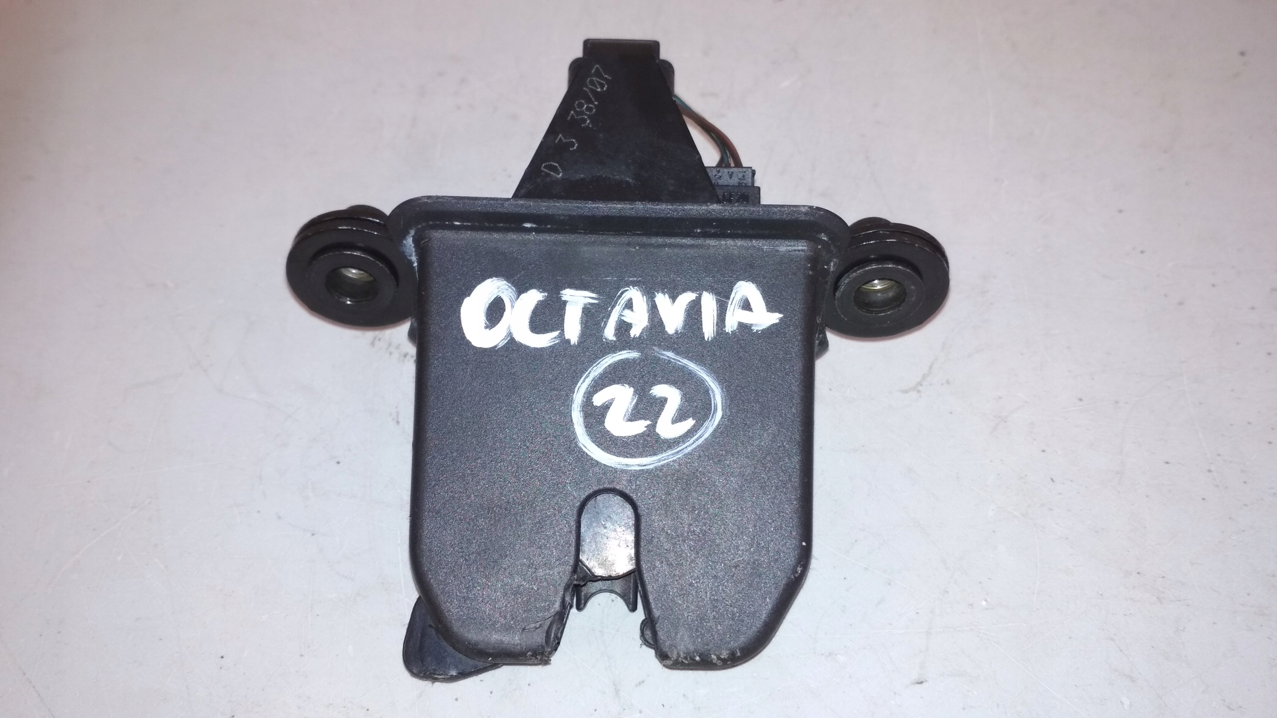 Zámek Víka Zavazadlového Prostoru Je Vhodný Pro: Škoda Octavia II Kombi 02.04-06.13