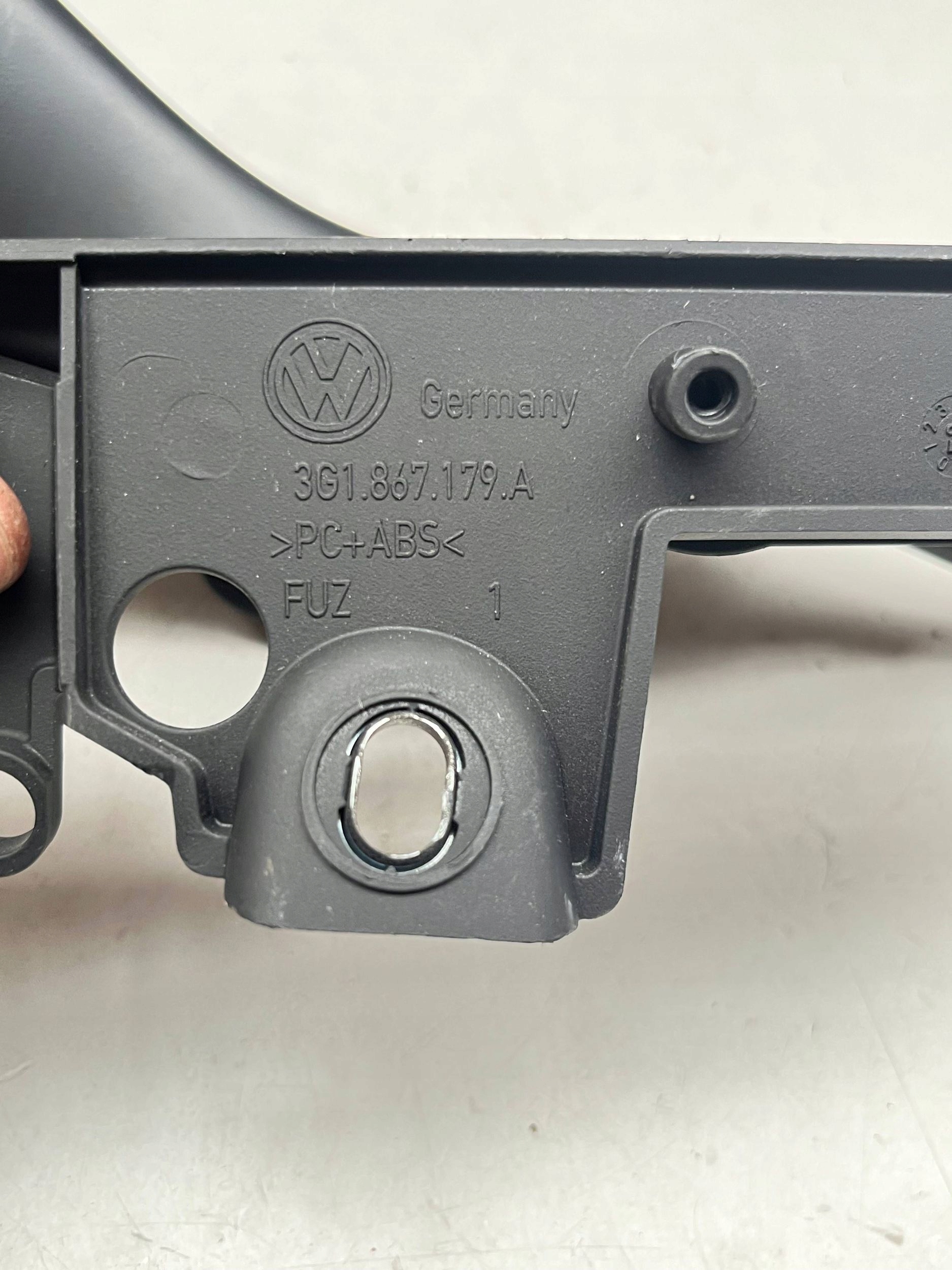 handle bracket door front left PASSAT B8 ARTEON 3Q1867179A !J