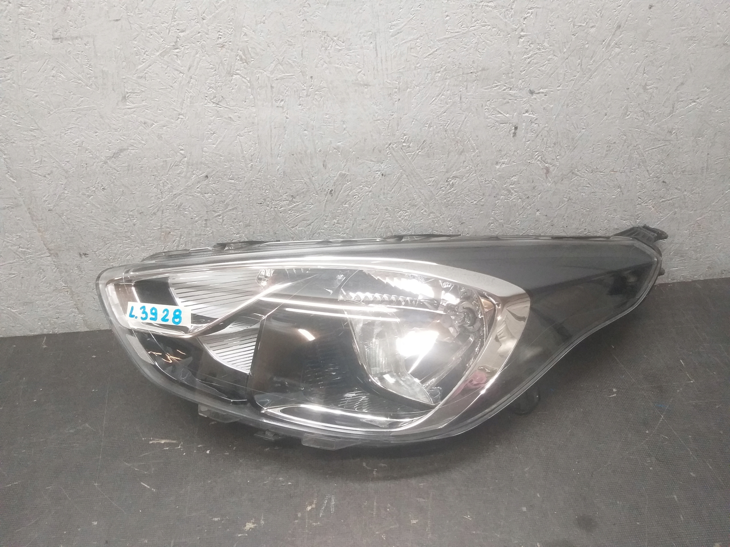 light front left FORD KA plus + plus J7BB-13E030-BJ