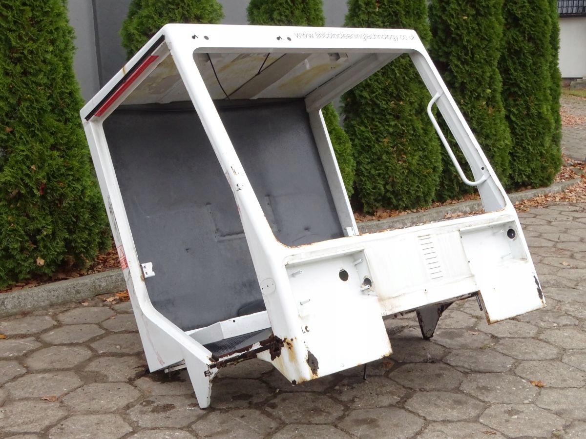 DULEVO_200_KABINA - DULEVO 200 QUATTRO КАБІНА