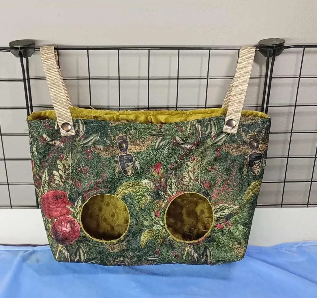 Levně Dvojitý zásobník na seno do klece – pro morče, králíka, hlodavce