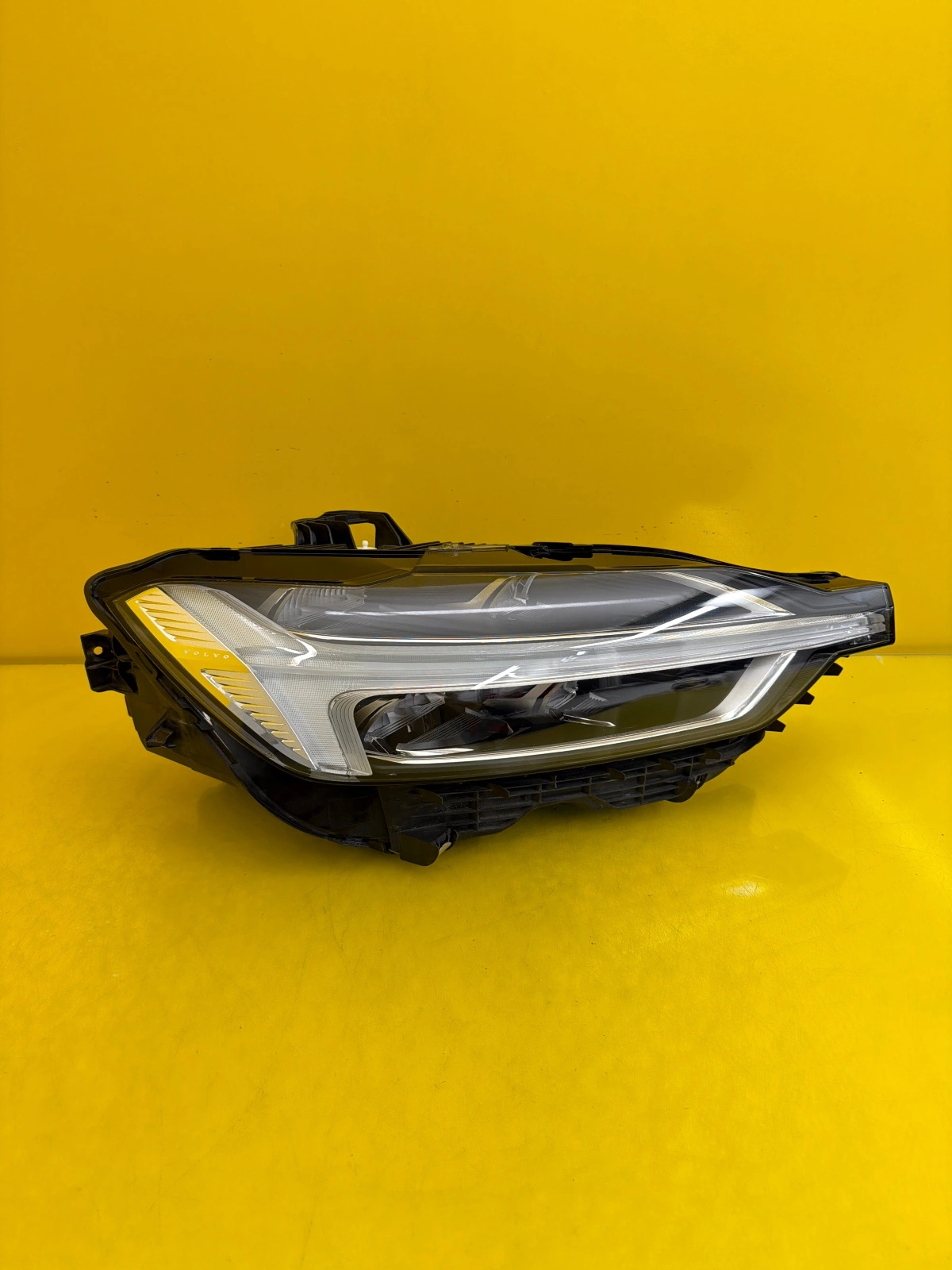 light right Volvo XC60 II 2017- Full Led 31420418