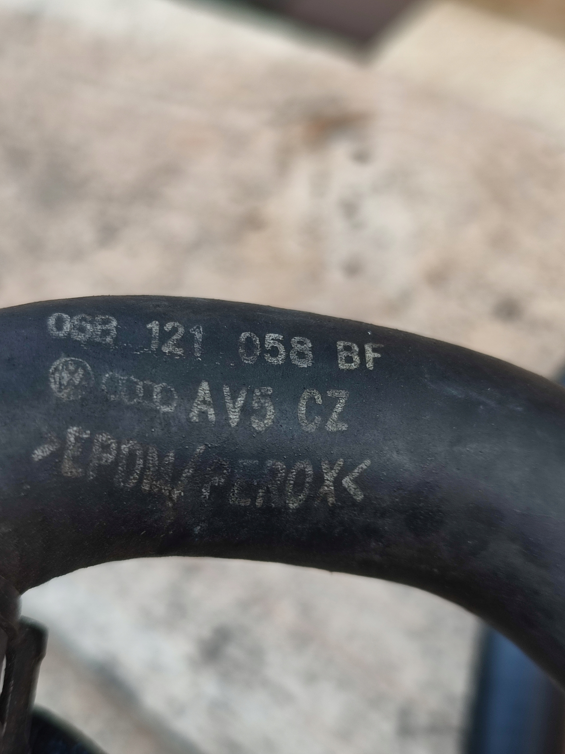 cijev prijenos crijevo vode Audi Volkswagen 038121058BF