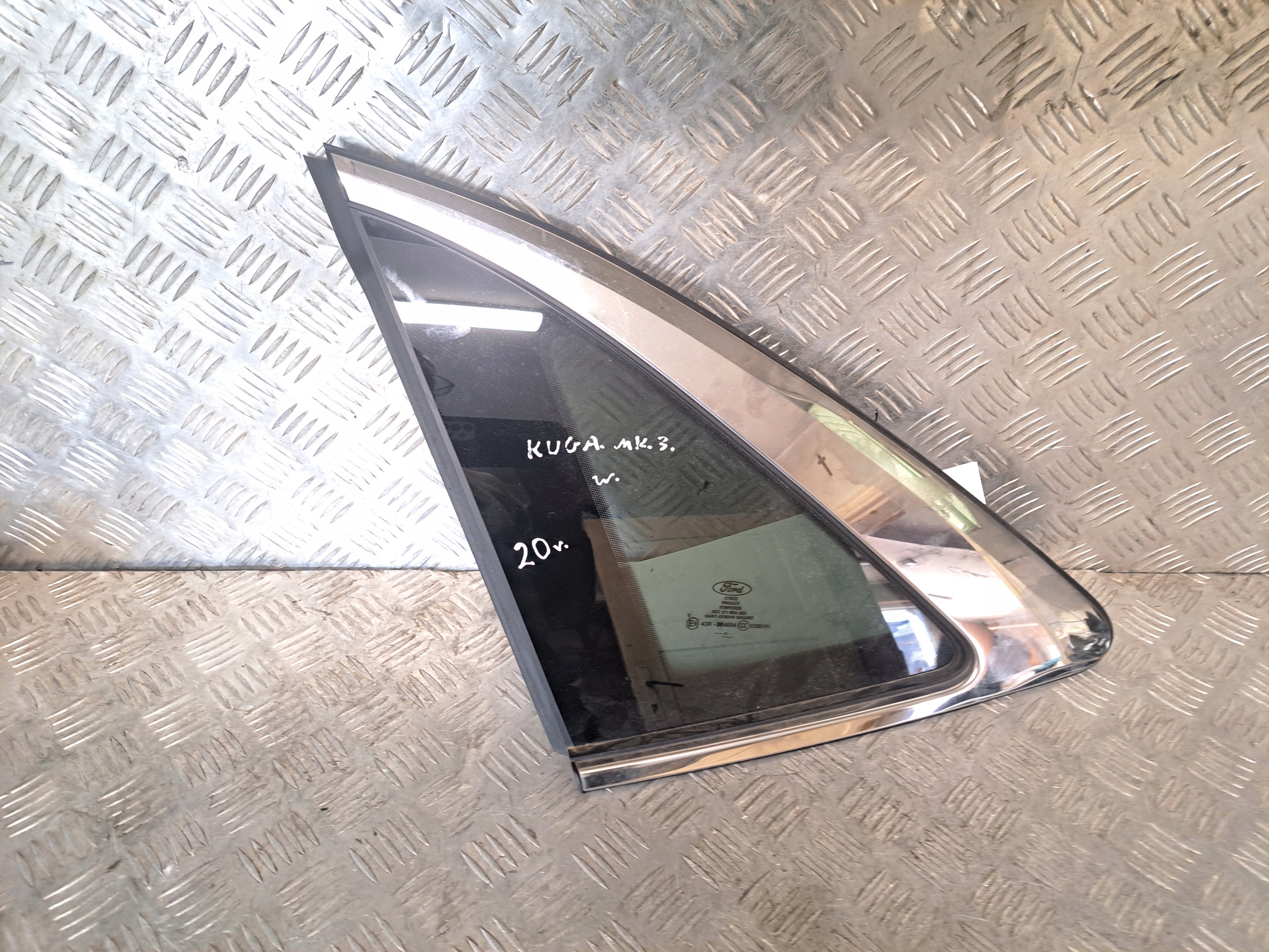 FORD KUGA MK3 2020 R SZYBA LEWA TYŁ Producent części Ford OE