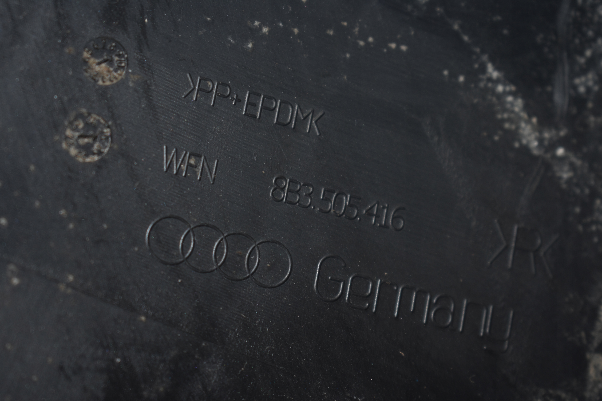 IDEALNA Blende Abdeckung des Querlenkers links AUDI A5 B10 1