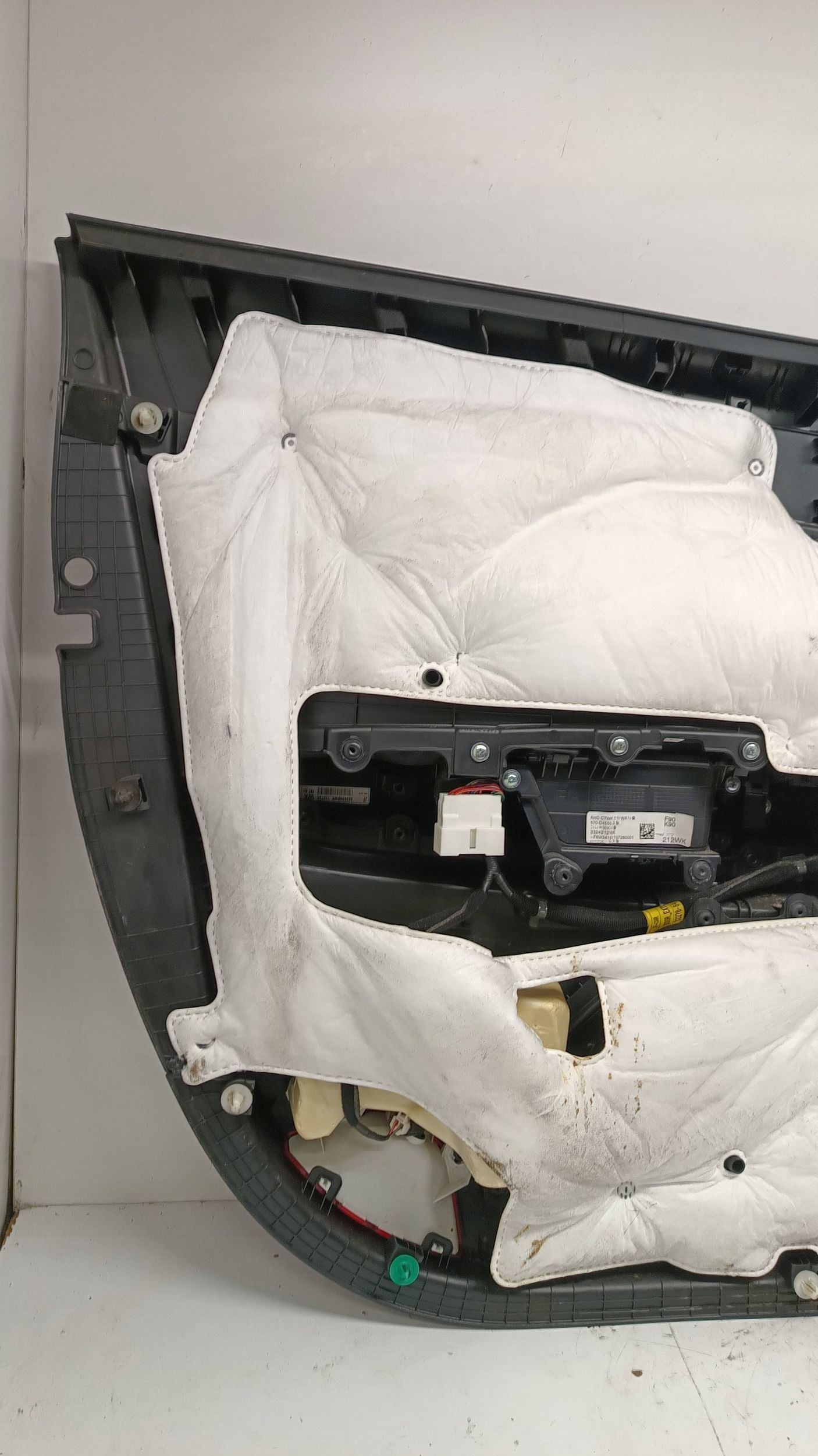 kia OPTIMA IV дверные карты правый передний 82302-D4900 2018R