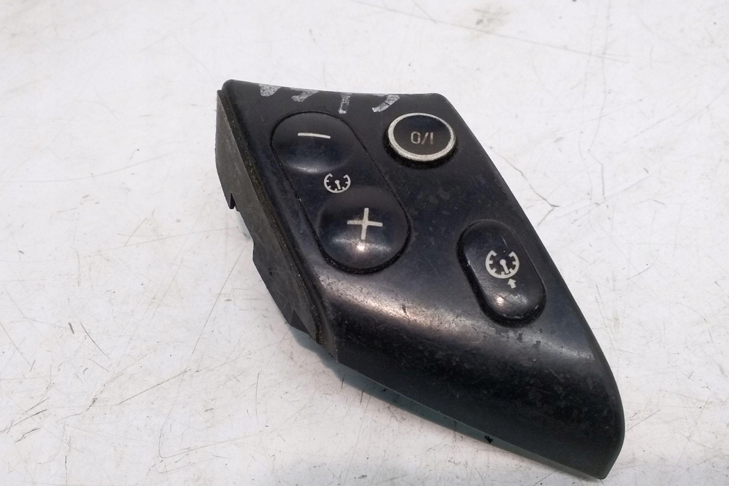 Bouton PRZYCIESK Volant MULTIFUNKCYJNEJ BMW E46 8375395