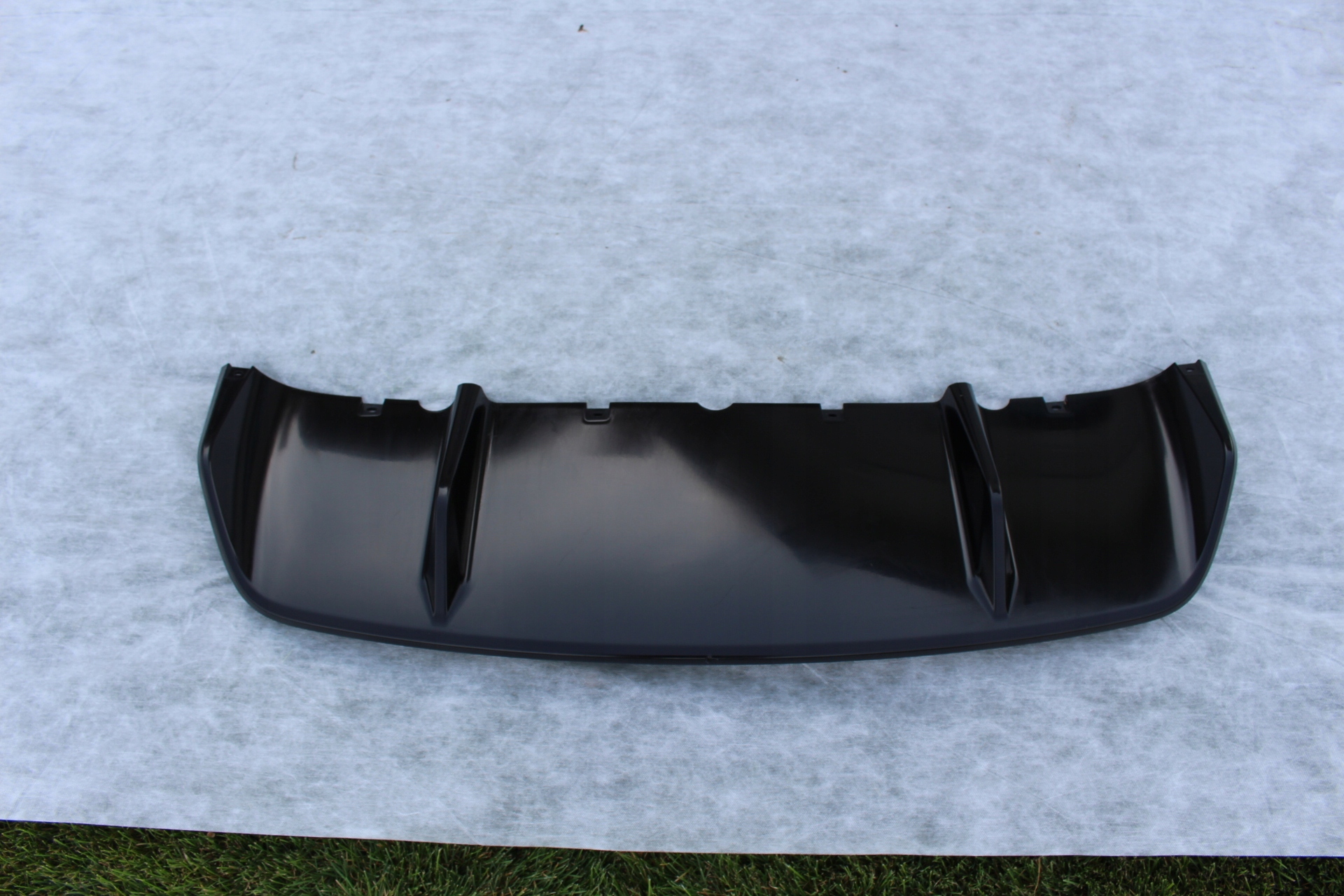 J9D3-17B891-A - СПОЙЛЕР ДИФУЗОР ЗАДНЬОГО БАМПЕРА JAGUAR I-PACE