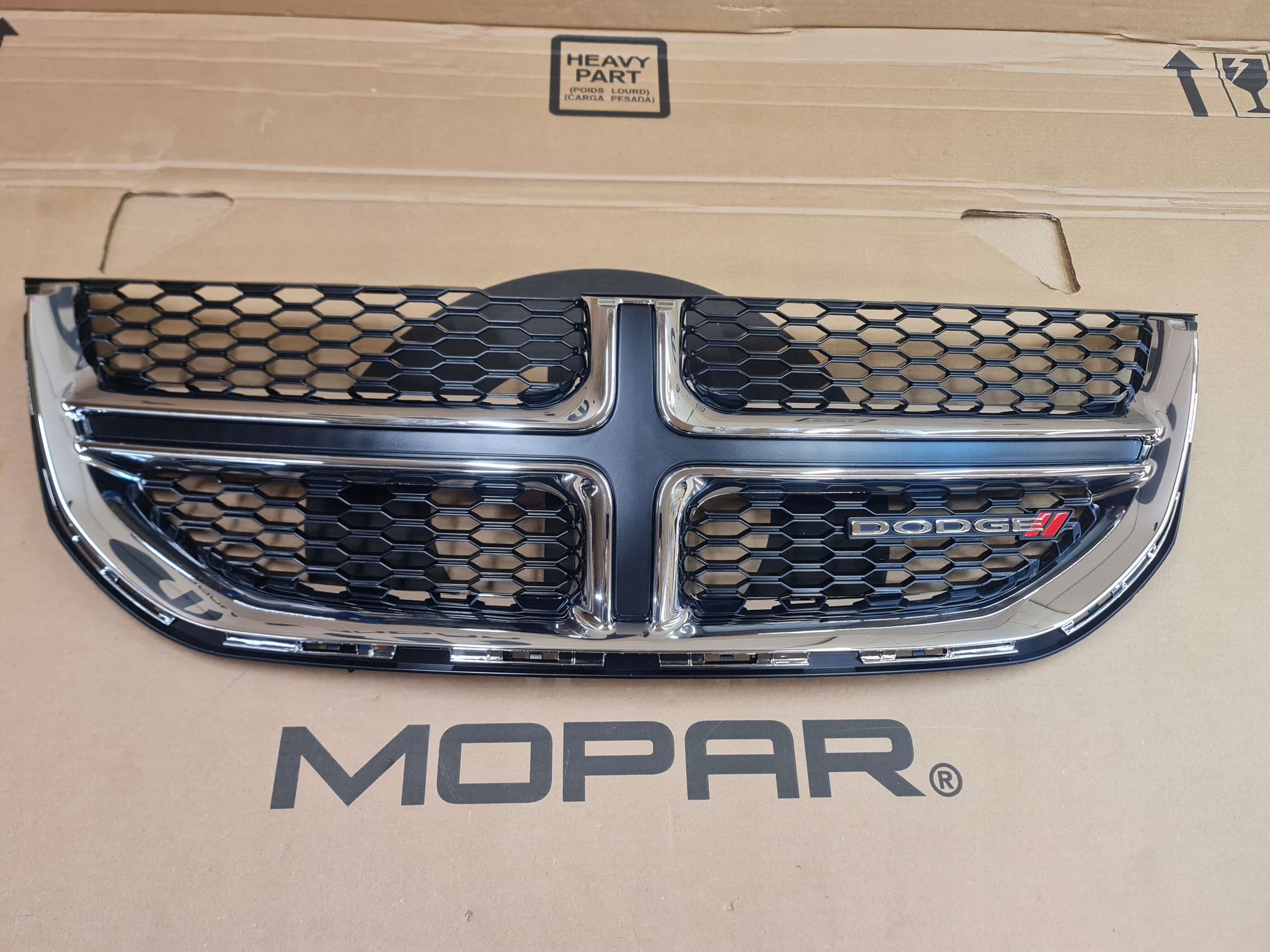 DODGE GRAND CARAVAN ATRAPA GRILL CHROM 11-20 MOPAR NOWY OEM